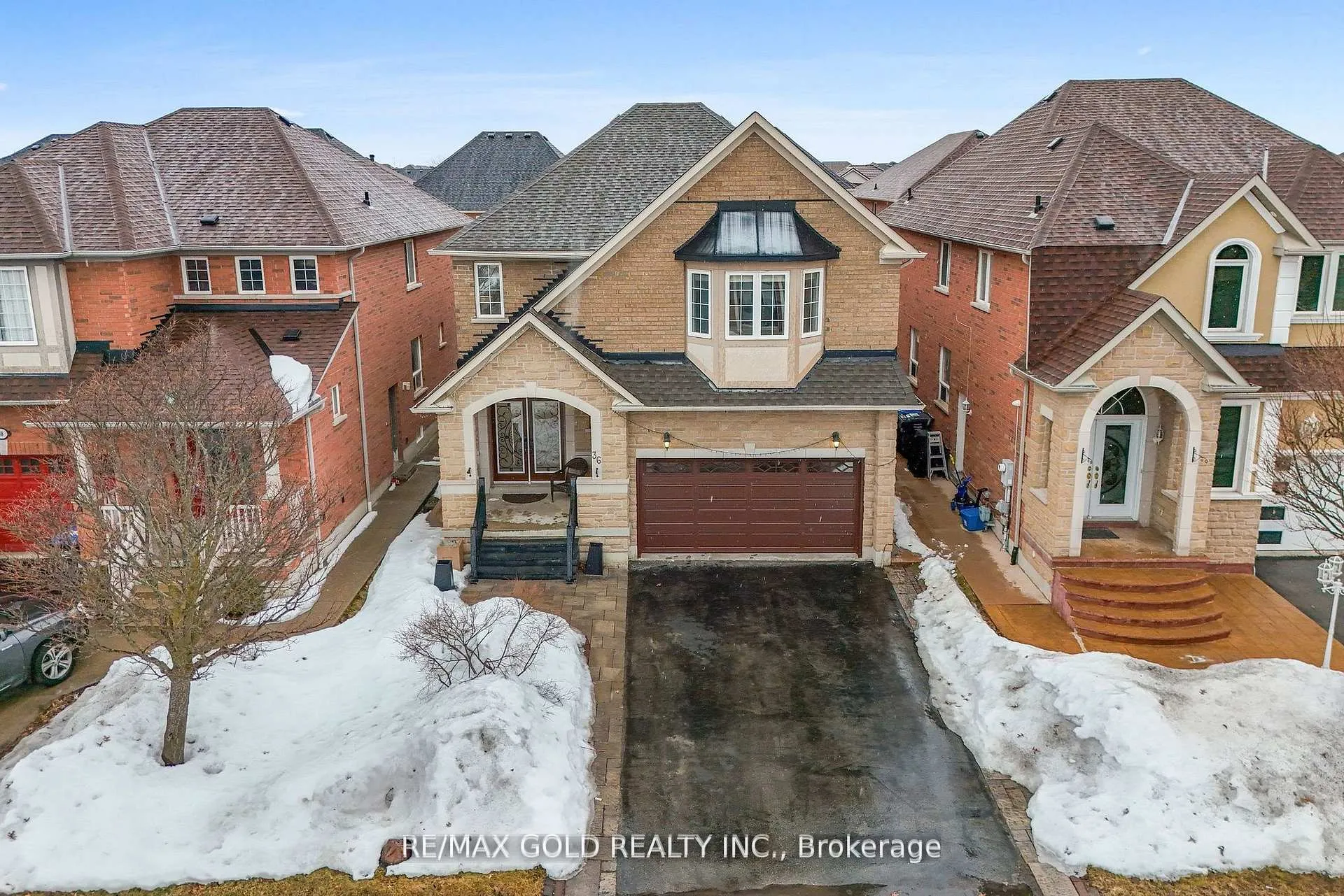 Photo 3 of 36 Ocean Ridge Drive E, Brampton, Sandringham-Wellington — HOMEH
