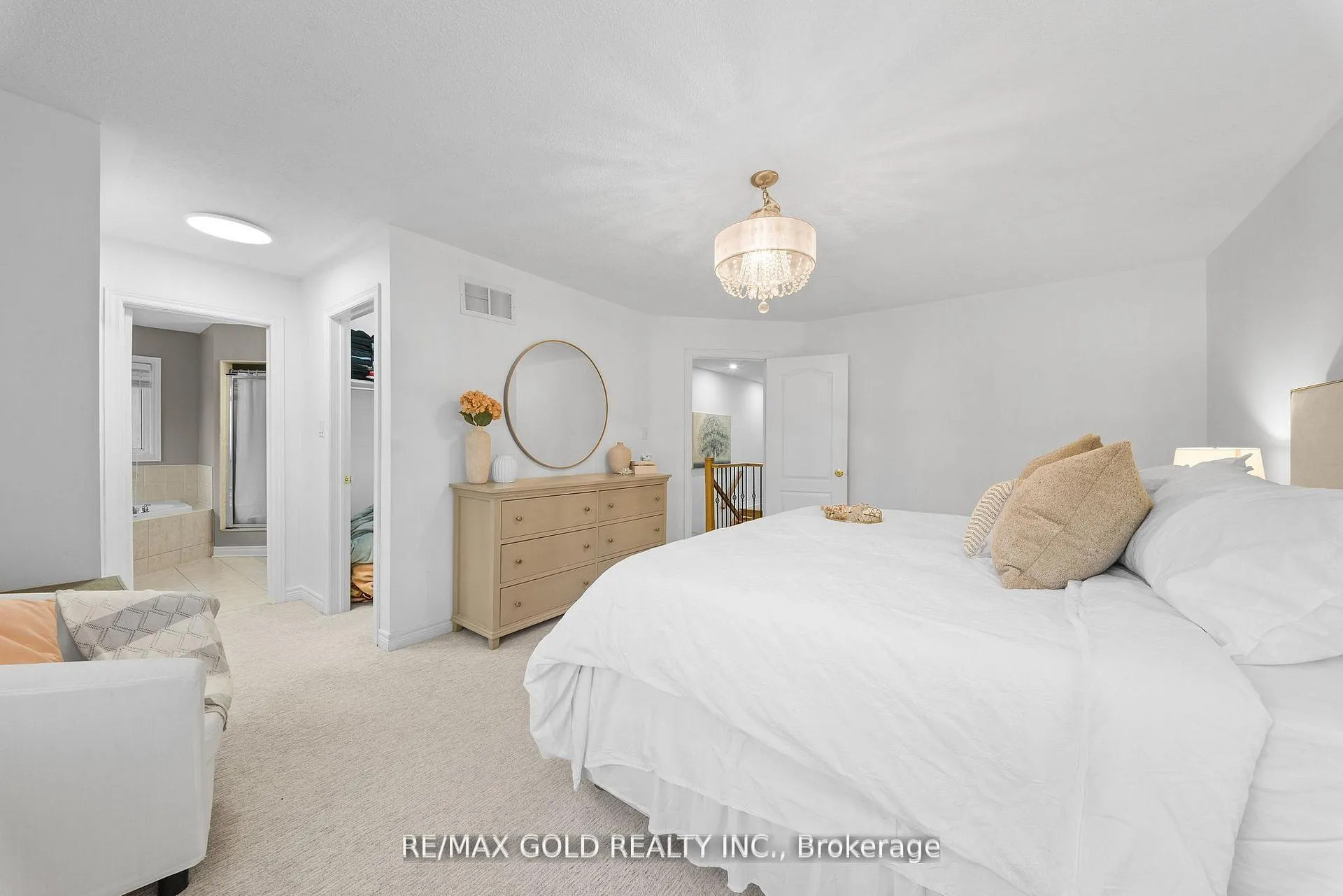 Photo 21 of 36 Ocean Ridge Drive E, Brampton, Sandringham-Wellington — HOMEH