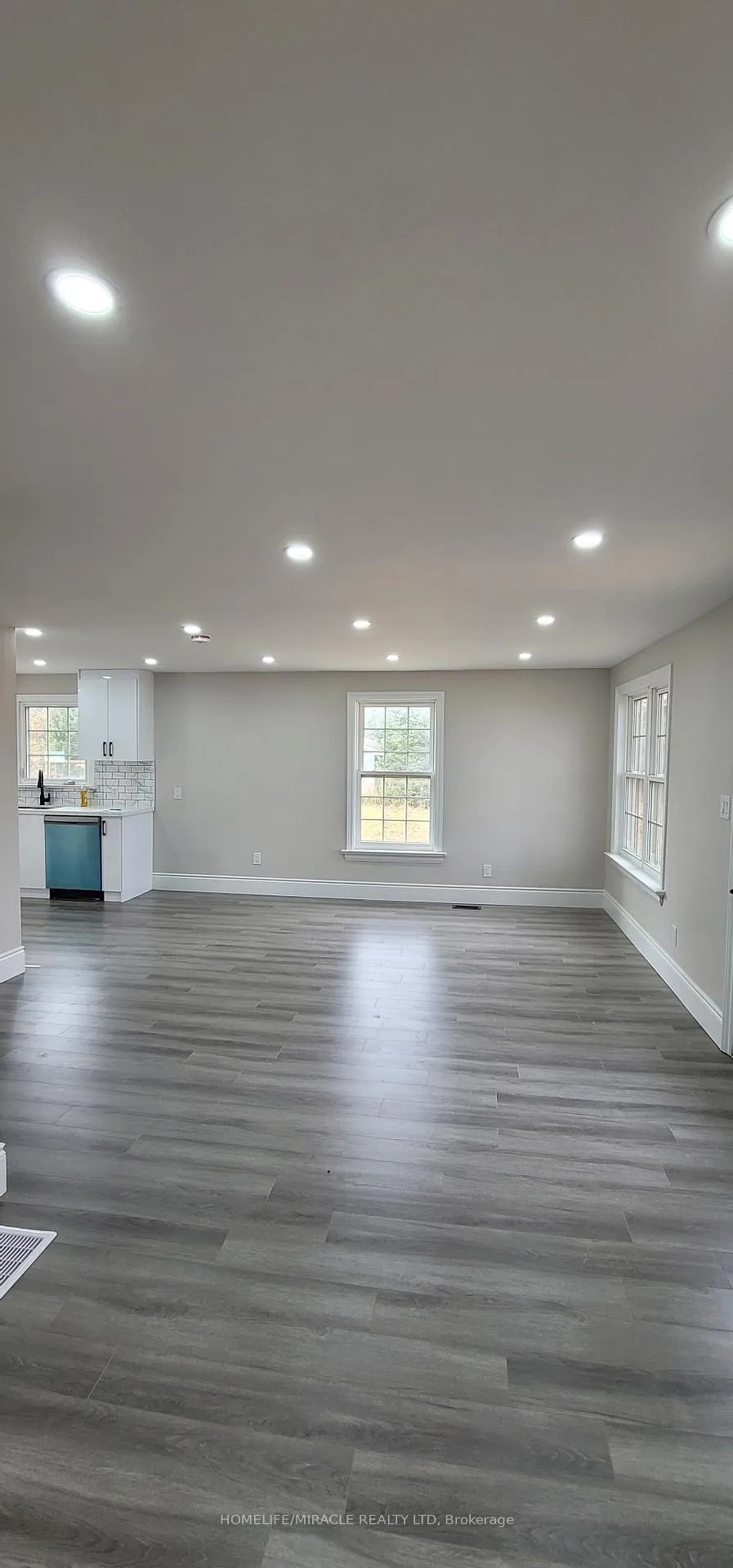 Photo 3 of 971 Bruce Rd 4, Brockton — HOMEH