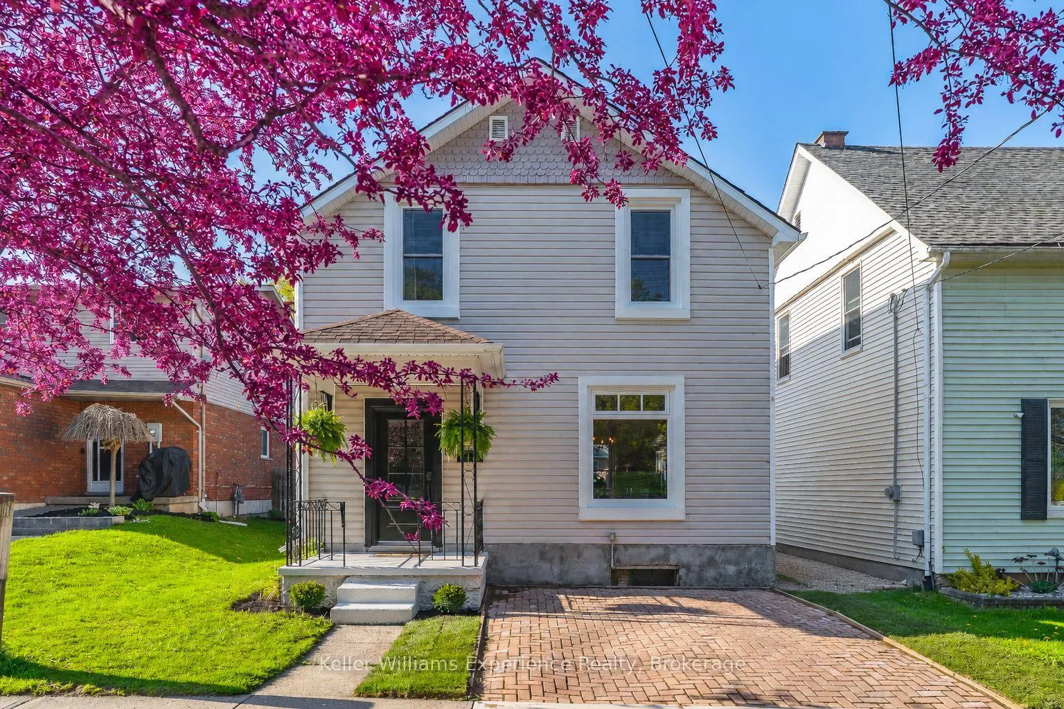 Front of 538 12th Street W