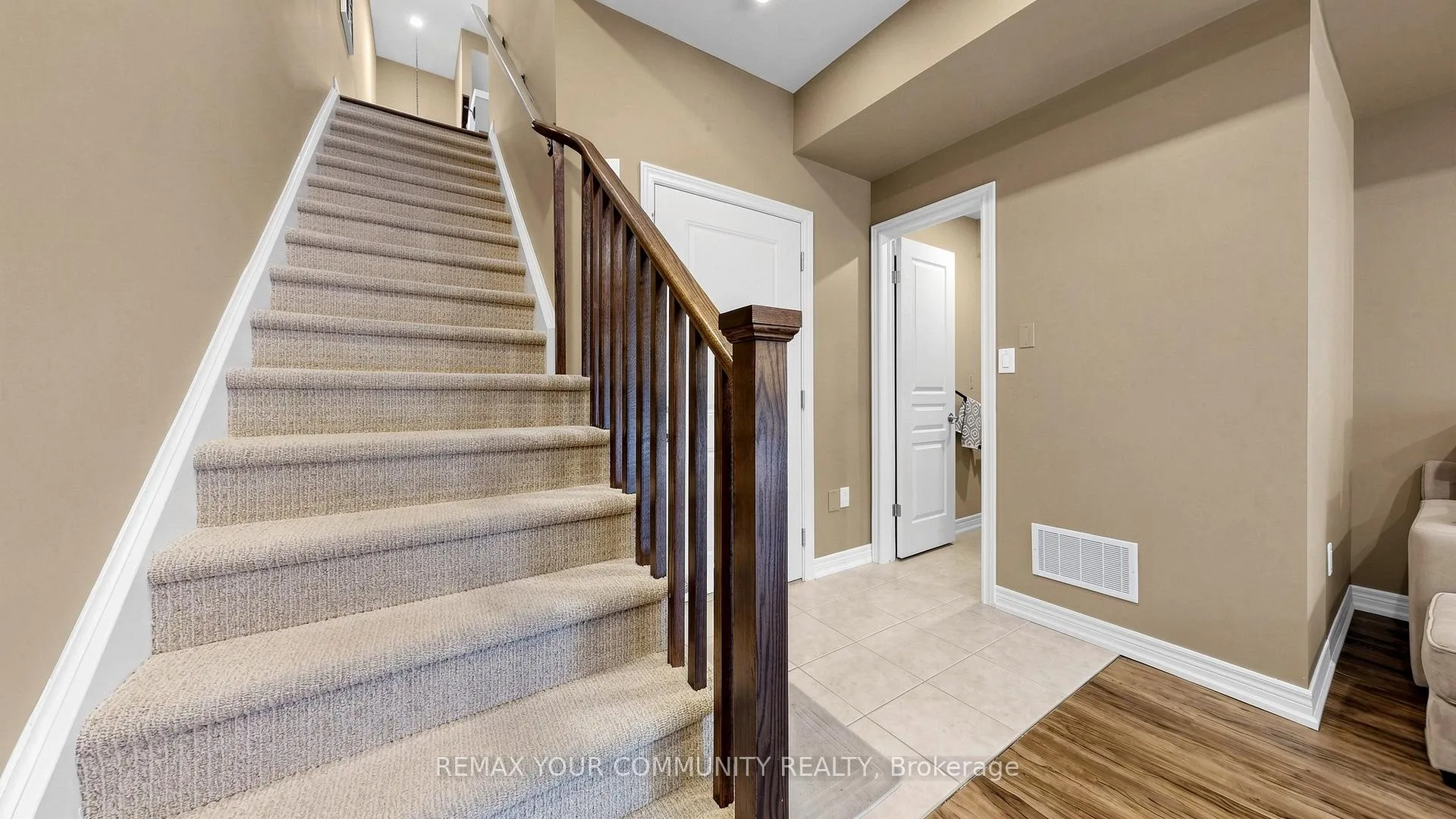 Photo 32 of 4160 Galileo Common, Burlington, Shoreacres — HOMEH