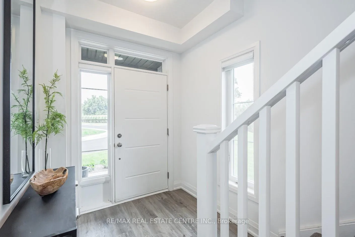 Photo 5 of 25 Steele Crescent, Guelph, St. Patrick's Ward — HOMEH