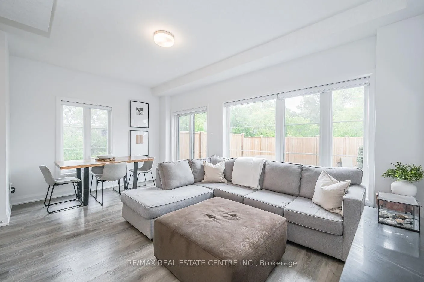 Photo 8 of 25 Steele Crescent, Guelph, St. Patrick's Ward — HOMEH