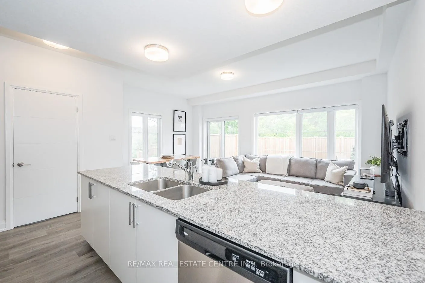 Photo 14 of 25 Steele Crescent, Guelph, St. Patrick's Ward — HOMEH