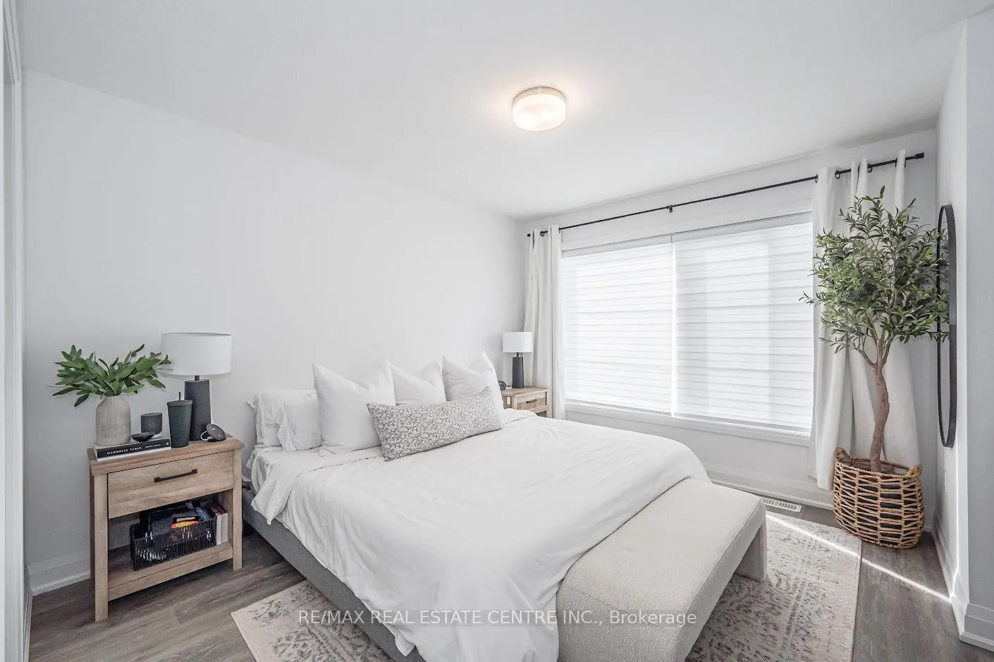 Photo 16 of 25 Steele Crescent, Guelph, St. Patrick's Ward — HOMEH