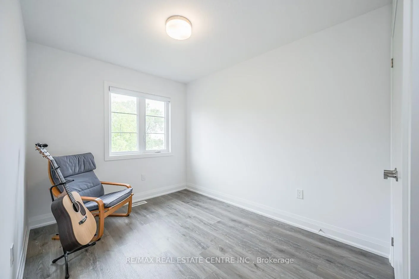 Photo 21 of 25 Steele Crescent, Guelph, St. Patrick's Ward — HOMEH