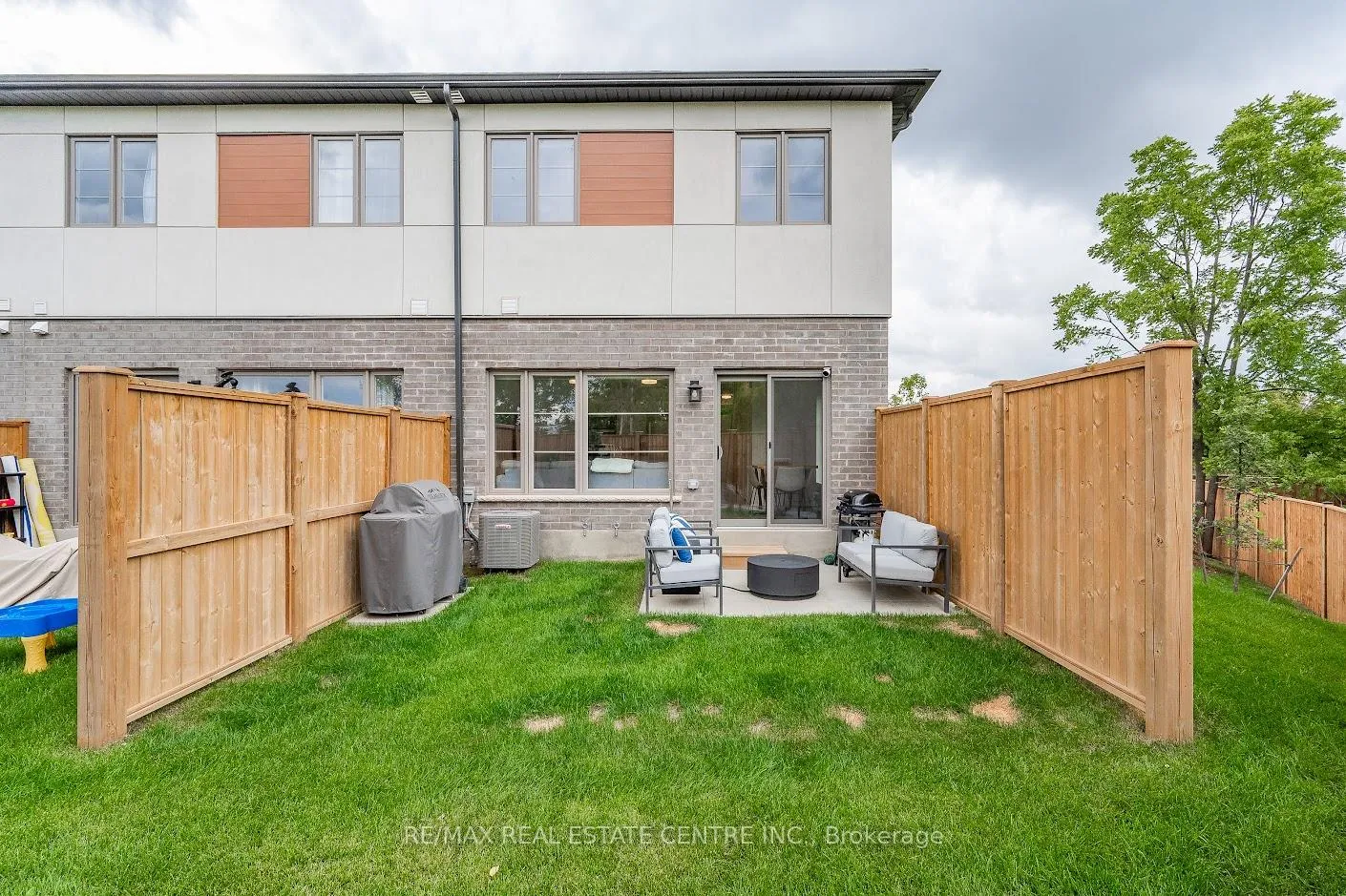 Photo 25 of 25 Steele Crescent, Guelph, St. Patrick's Ward — HOMEH