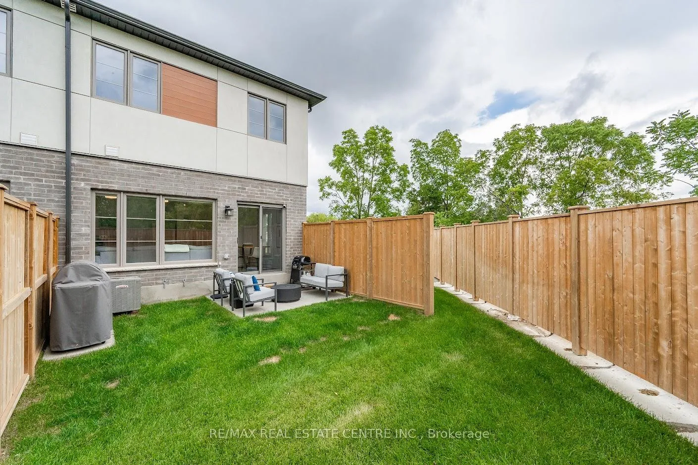 Photo 26 of 25 Steele Crescent, Guelph, St. Patrick's Ward — HOMEH