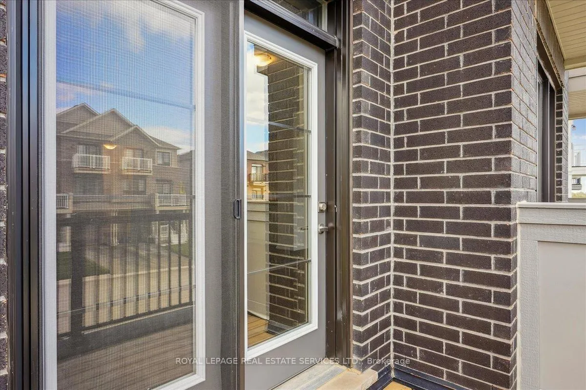 Photo 10 of 81 Norwich Crescent, Haldimand — HOMEH
