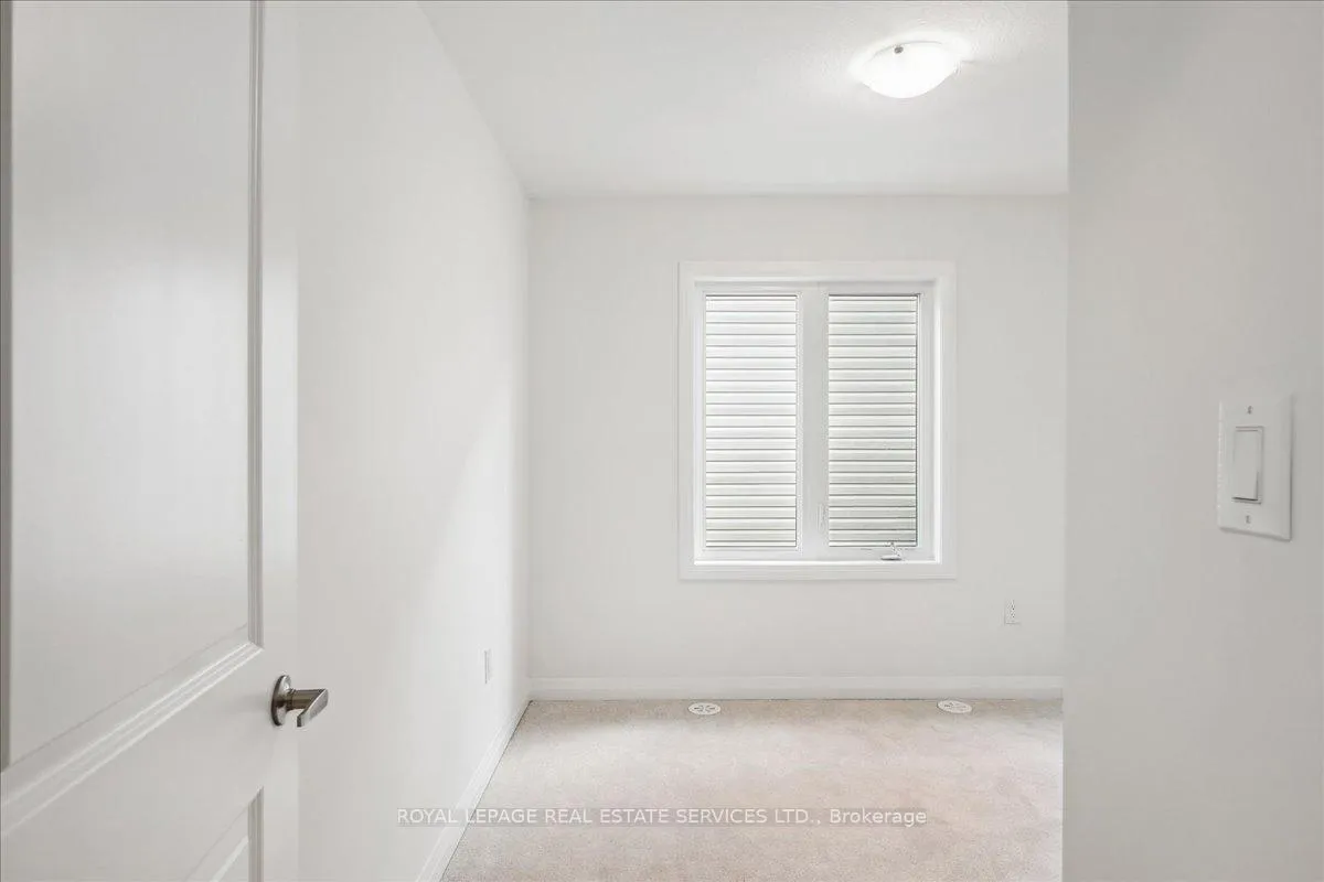 Photo 17 of 81 Norwich Crescent, Haldimand — HOMEH
