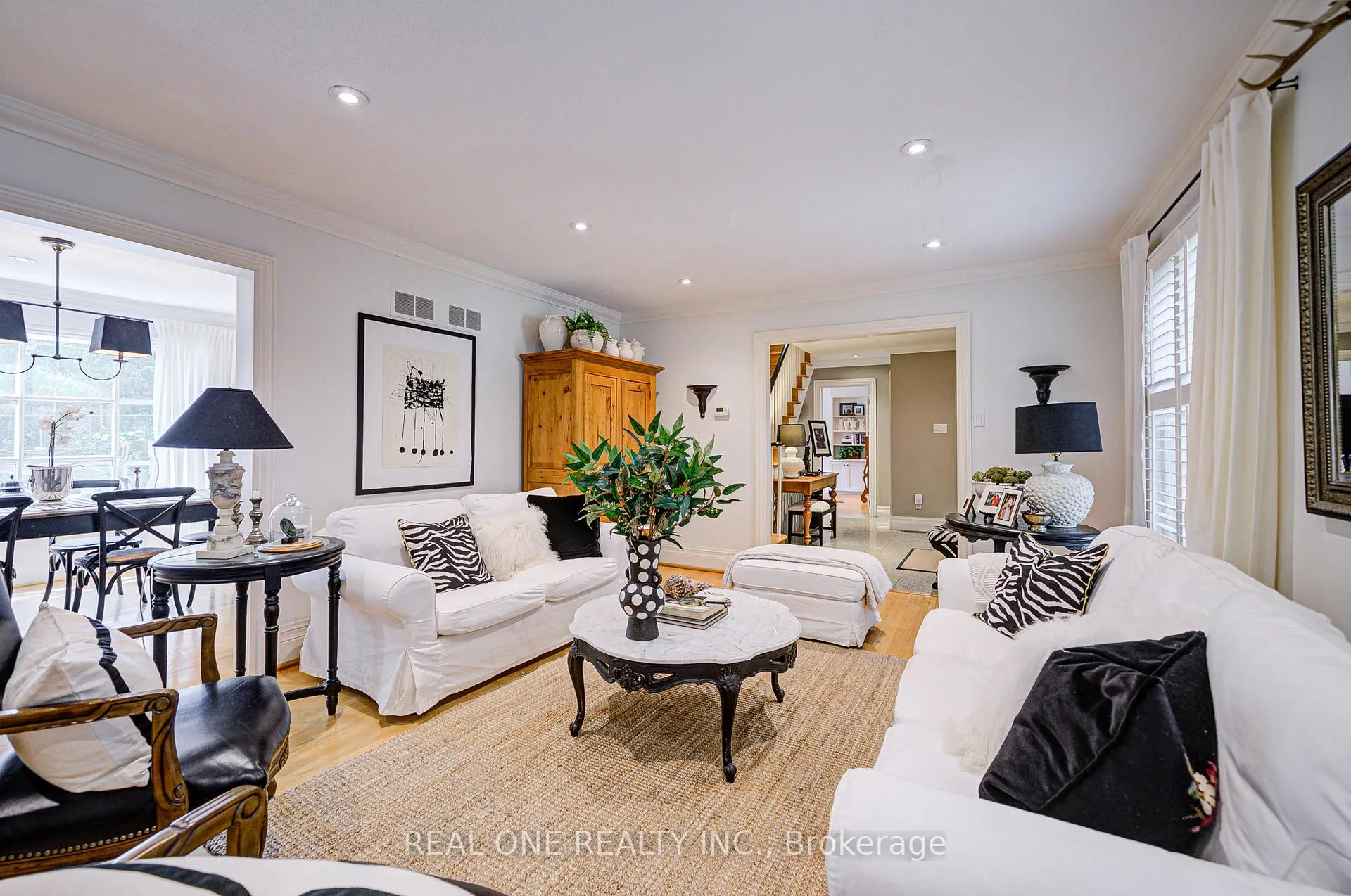 Photo 7 of 21 Alcaine Court, Markham, Thornhill — HOMEH