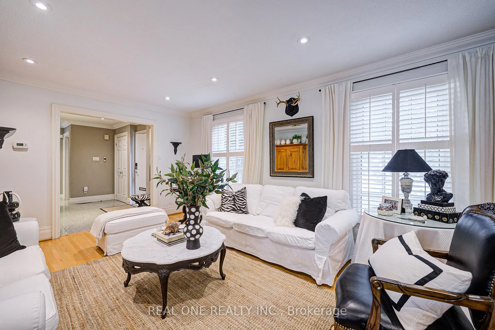Photo 8 of 21 Alcaine Court, Markham, Thornhill — HOMEH
