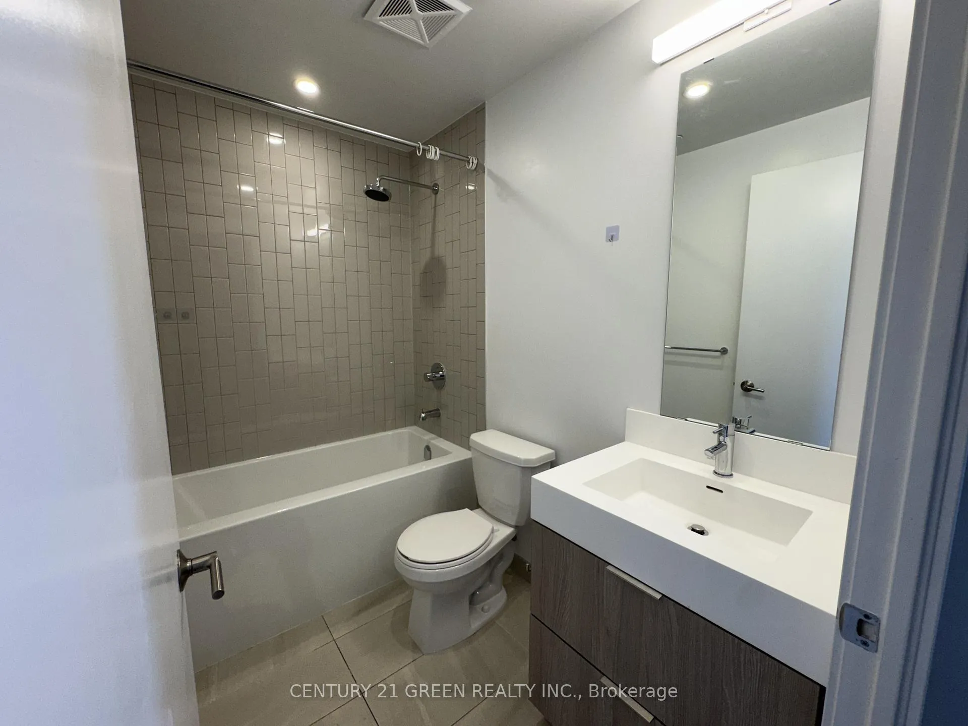 Photo 4 of 130 River Street, Toronto, Regent Park — HOMEH
