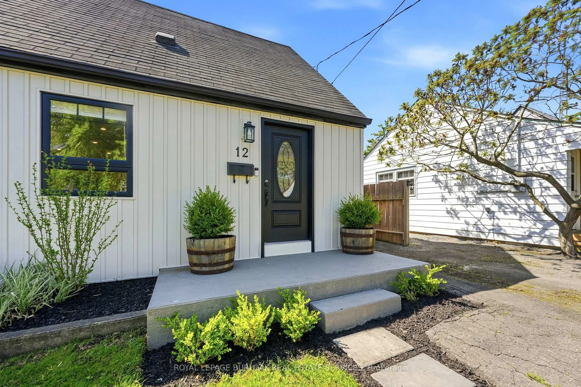 Photo 3 of 12 Beverly Street, St. Catharines, Oakdale — HOMEH