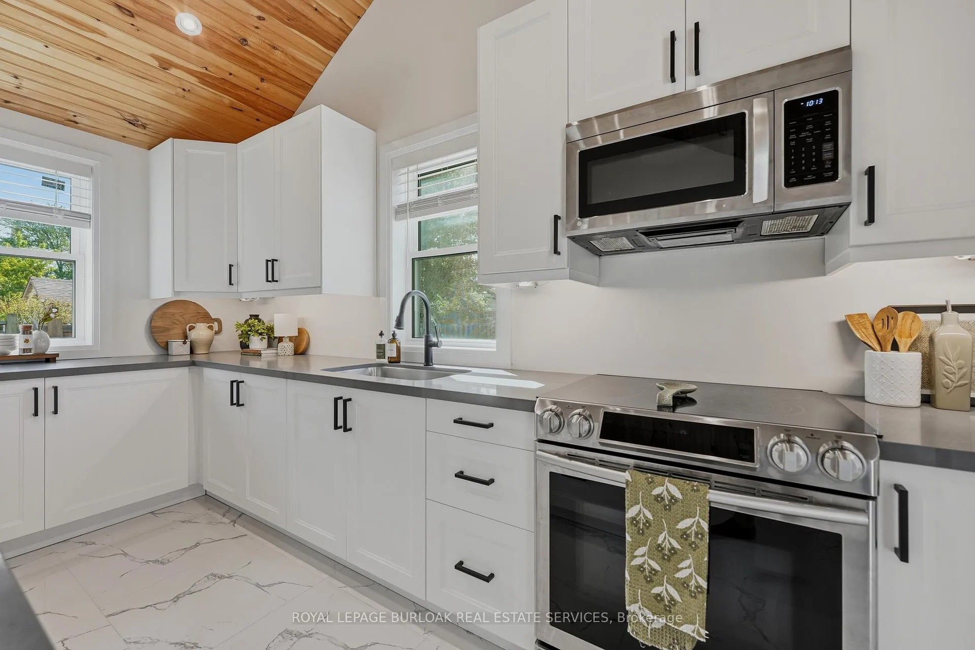Photo 11 of 12 Beverly Street, St. Catharines, Oakdale — HOMEH