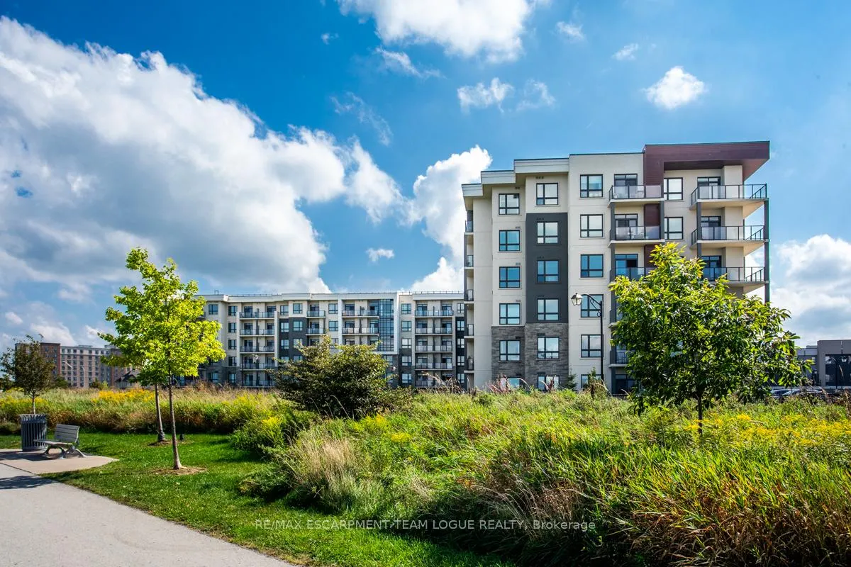 Photo 3 of Unit 128, 101 Shoreview Place, Hamilton, Stoney Creek — HOMEH