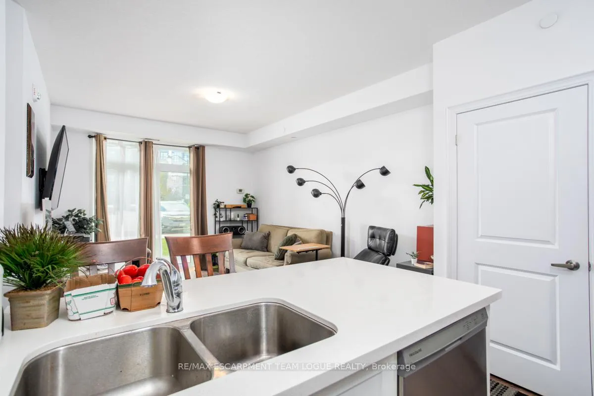 Photo 8 of Unit 128, 101 Shoreview Place, Hamilton, Stoney Creek — HOMEH