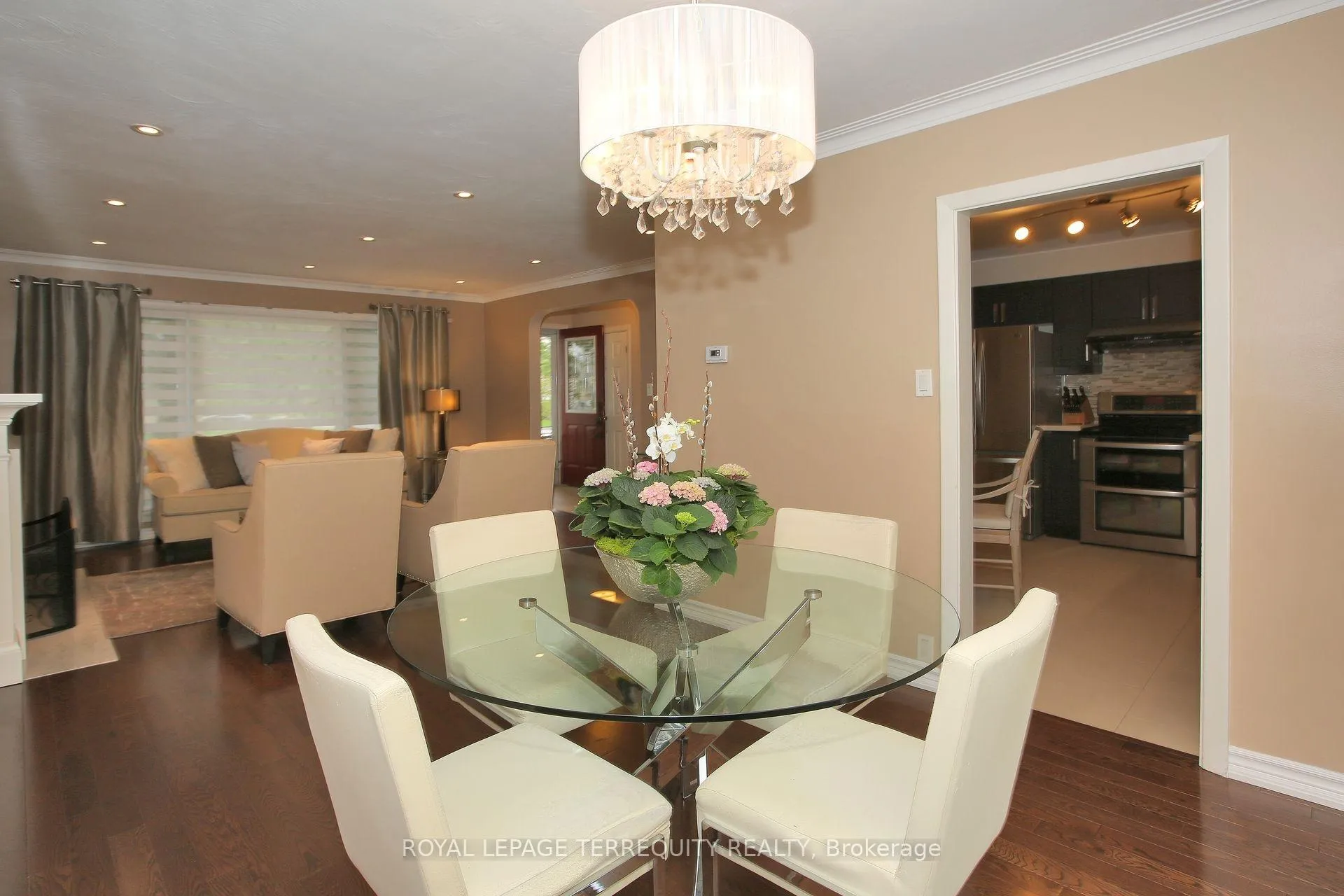Photo 10 of 20 Paradise Avenue, Markham, Markham Village — HOMEH