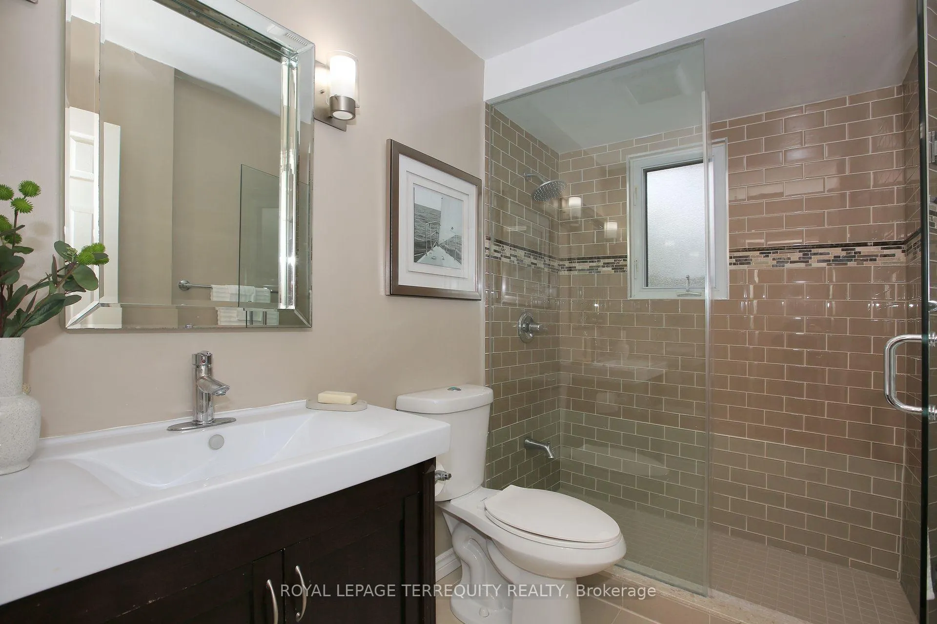 Photo 14 of 20 Paradise Avenue, Markham, Markham Village — HOMEH
