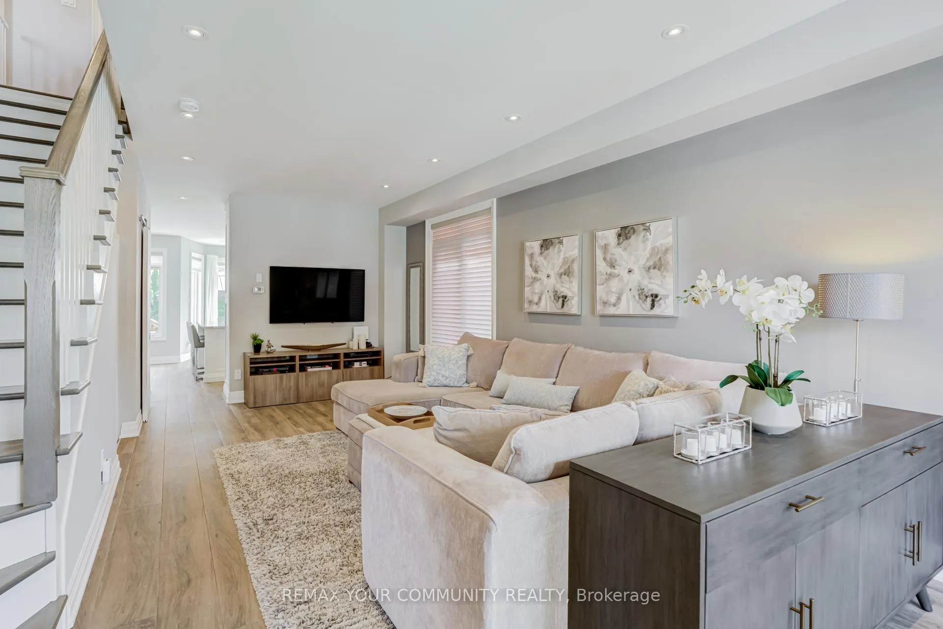 Photo 2 of 21 Amparo Drive, Vaughan, Vellore Village — HOMEH