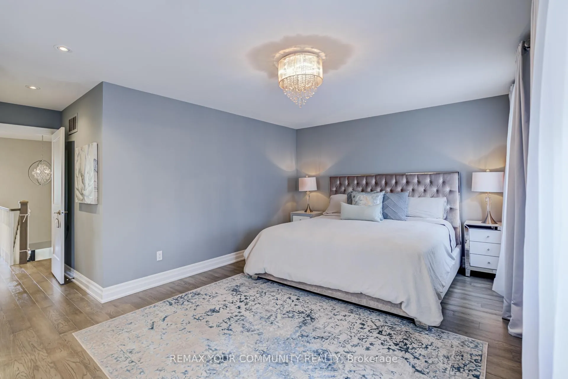 Photo 13 of 21 Amparo Drive, Vaughan, Vellore Village — HOMEH