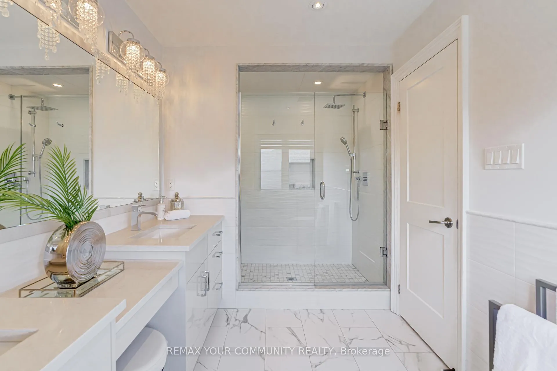 Photo 15 of 21 Amparo Drive, Vaughan, Vellore Village — HOMEH