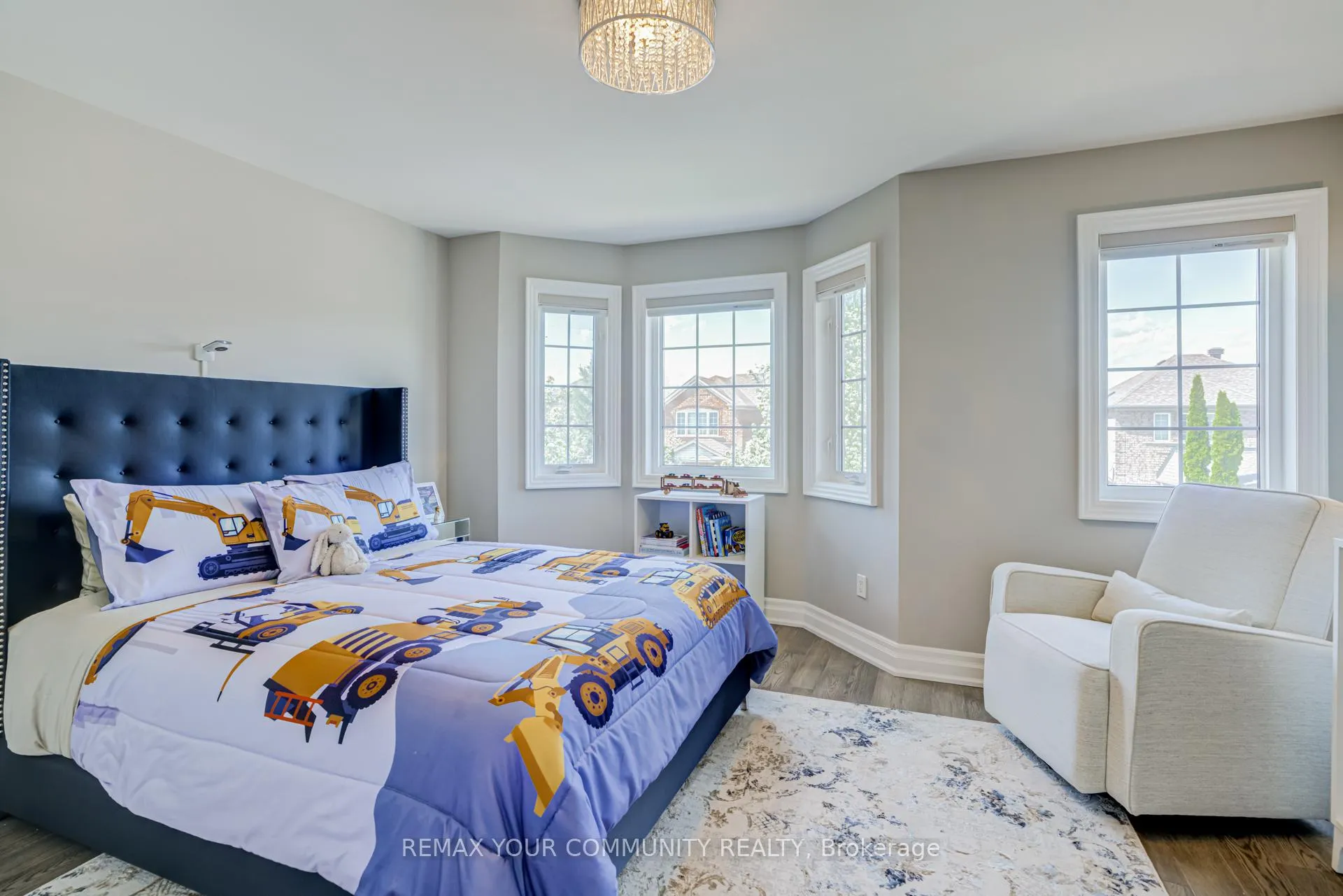 Photo 17 of 21 Amparo Drive, Vaughan, Vellore Village — HOMEH