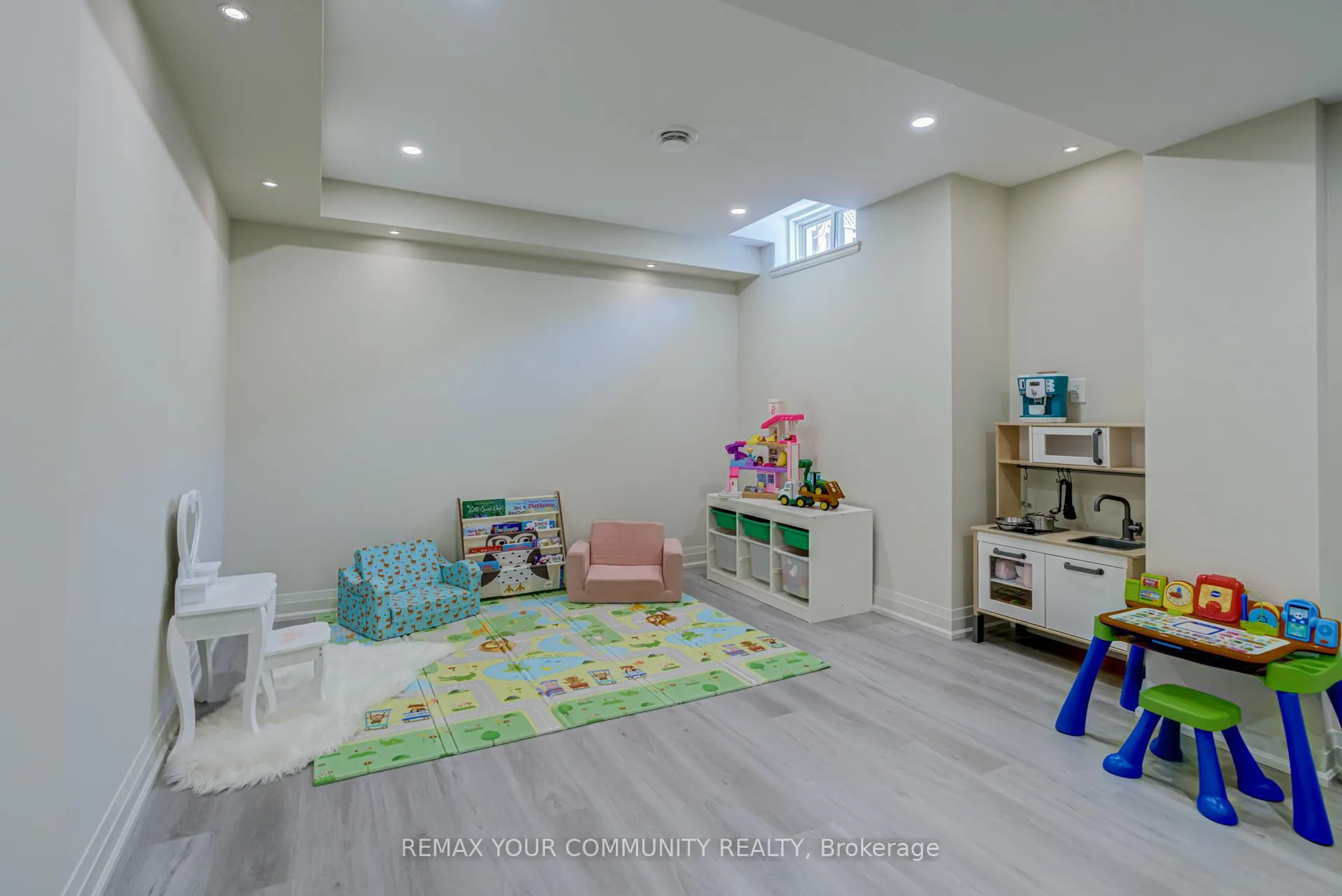 Photo 26 of 21 Amparo Drive, Vaughan, Vellore Village — HOMEH