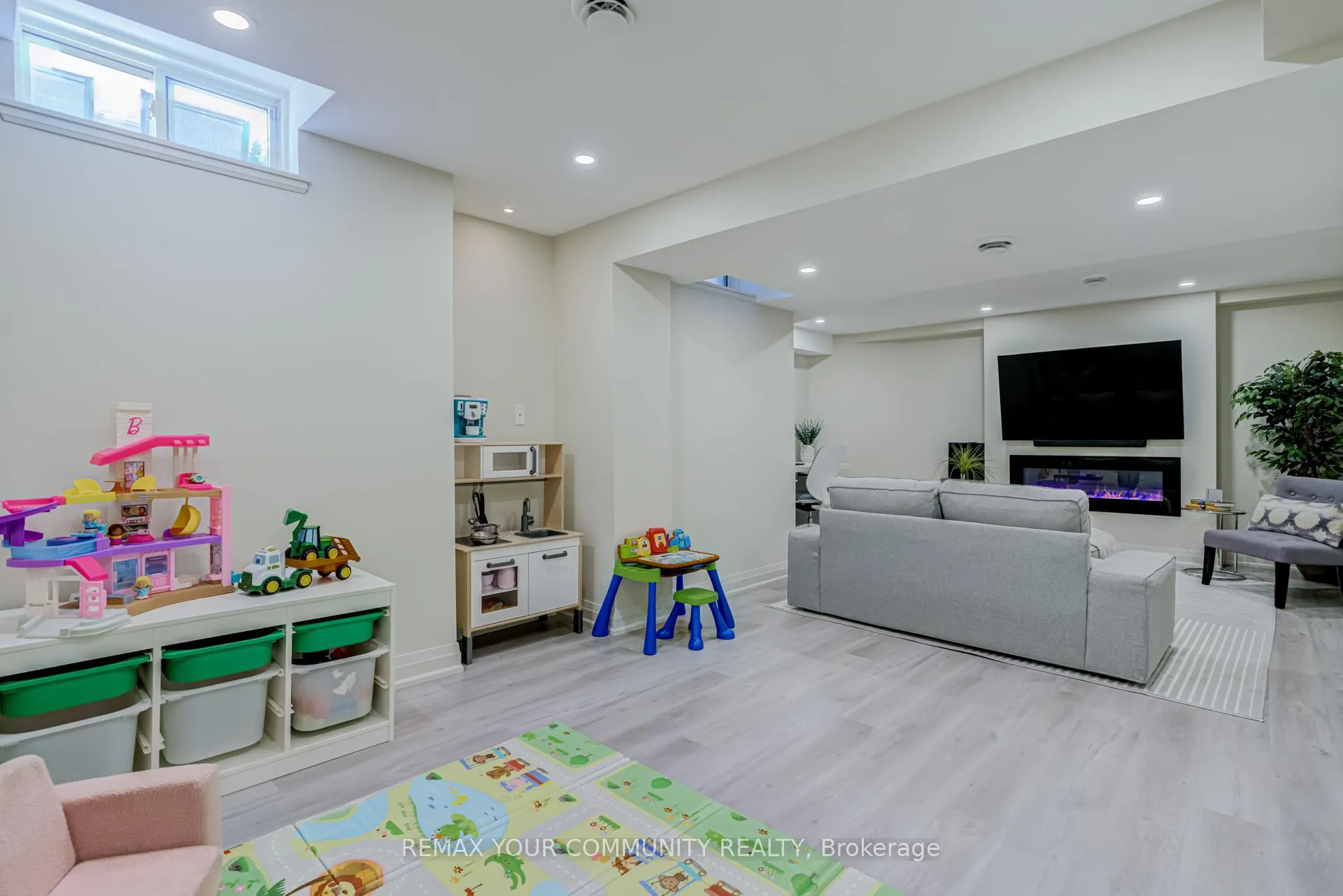 Photo 27 of 21 Amparo Drive, Vaughan, Vellore Village — HOMEH