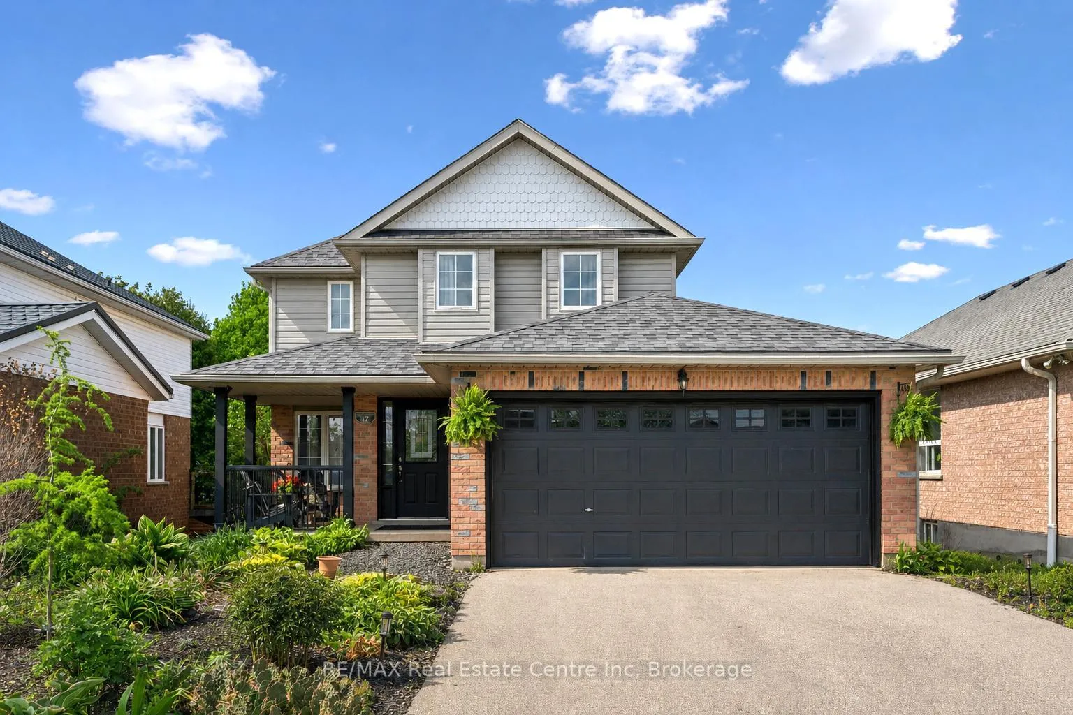 Photo 1 of 17 Gibbs Crescent, Guelph, Clairfields/Hanlon Business Park — HOMEH