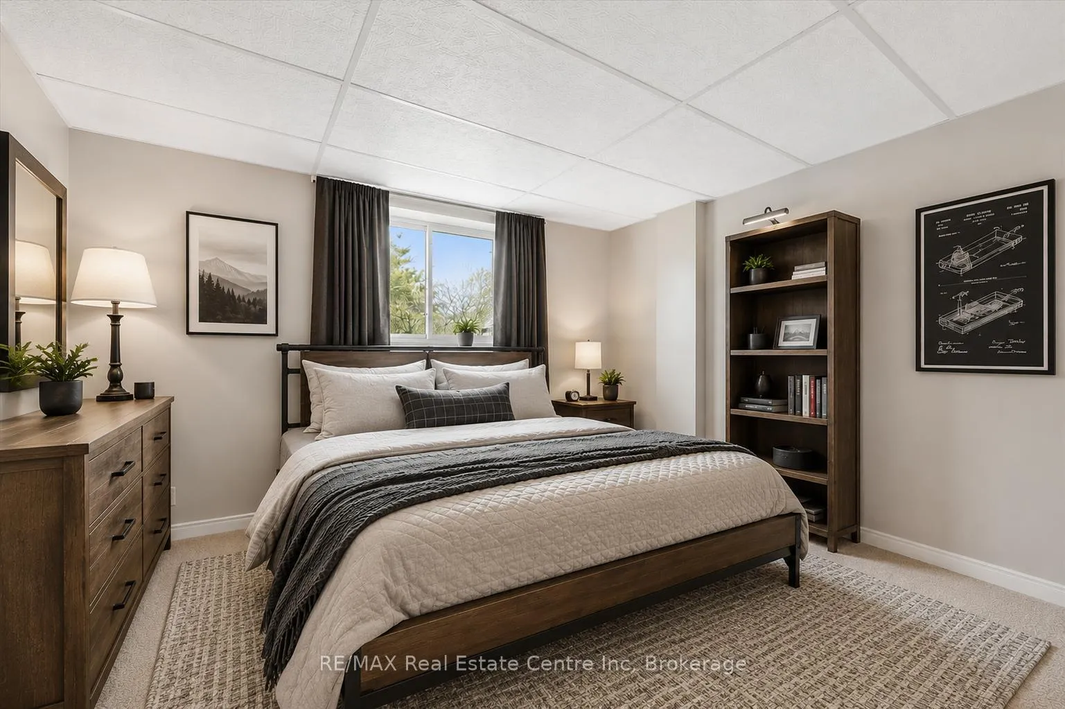 Photo 17 of 17 Gibbs Crescent, Guelph, Clairfields/Hanlon Business Park — HOMEH