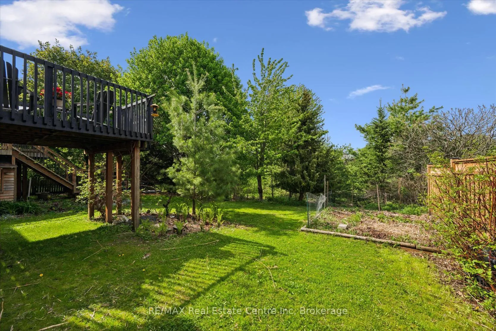 Photo 21 of 17 Gibbs Crescent, Guelph, Clairfields/Hanlon Business Park — HOMEH