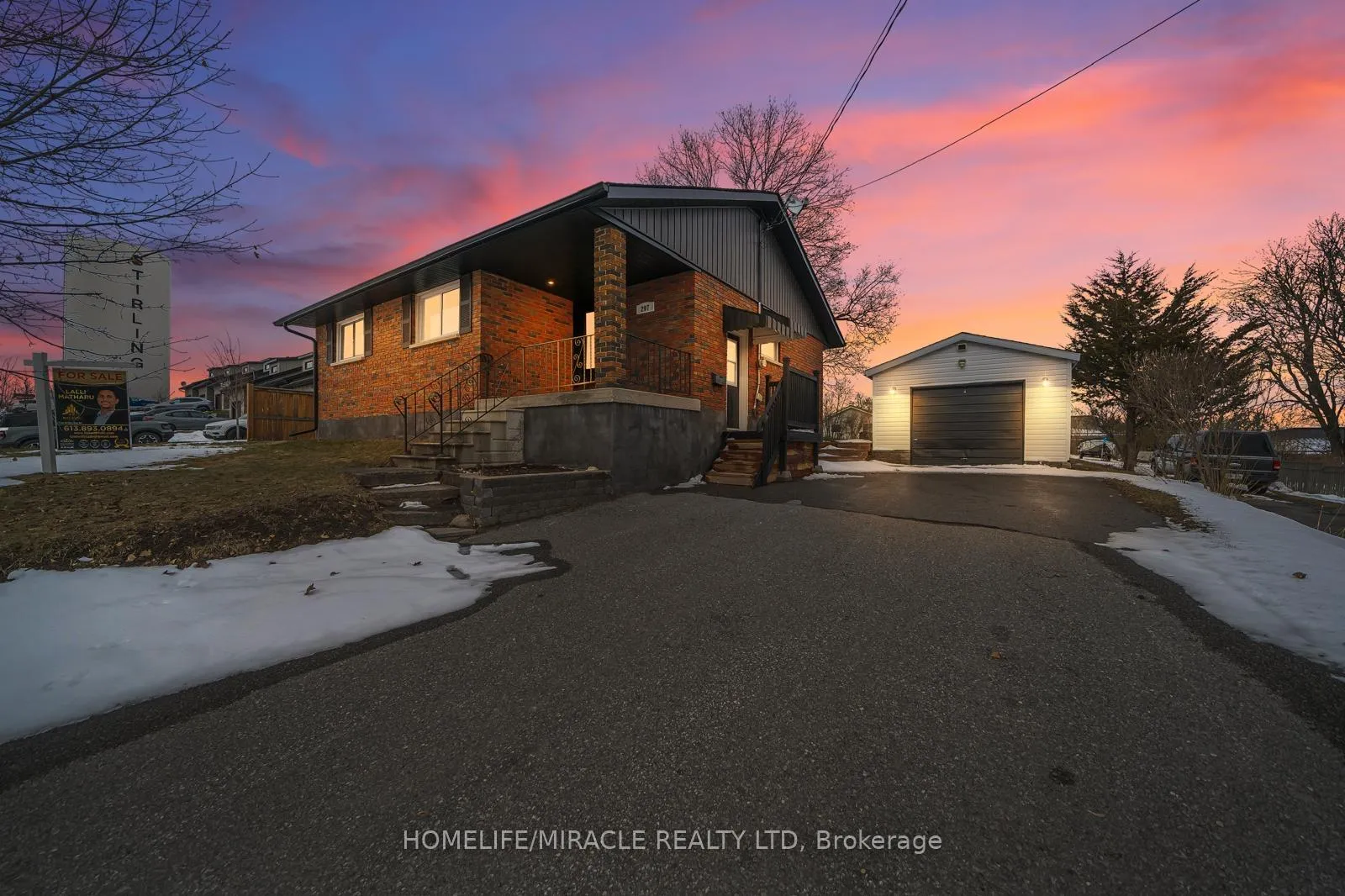 Photo 4 of 207 Baker Street, Stirling-Rawdon, Stirling Ward — HOMEH