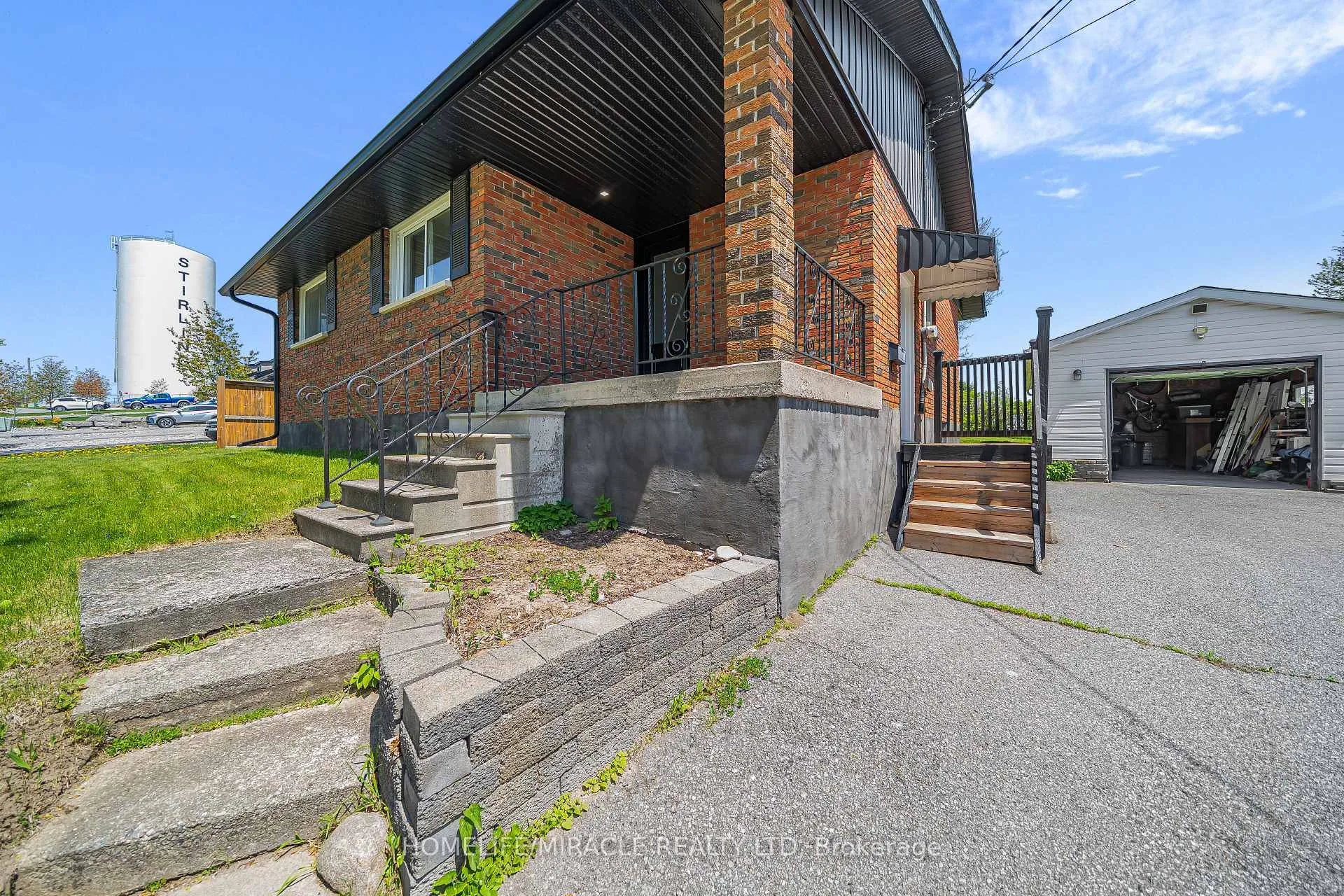 Photo 11 of 207 Baker Street, Stirling-Rawdon, Stirling Ward — HOMEH