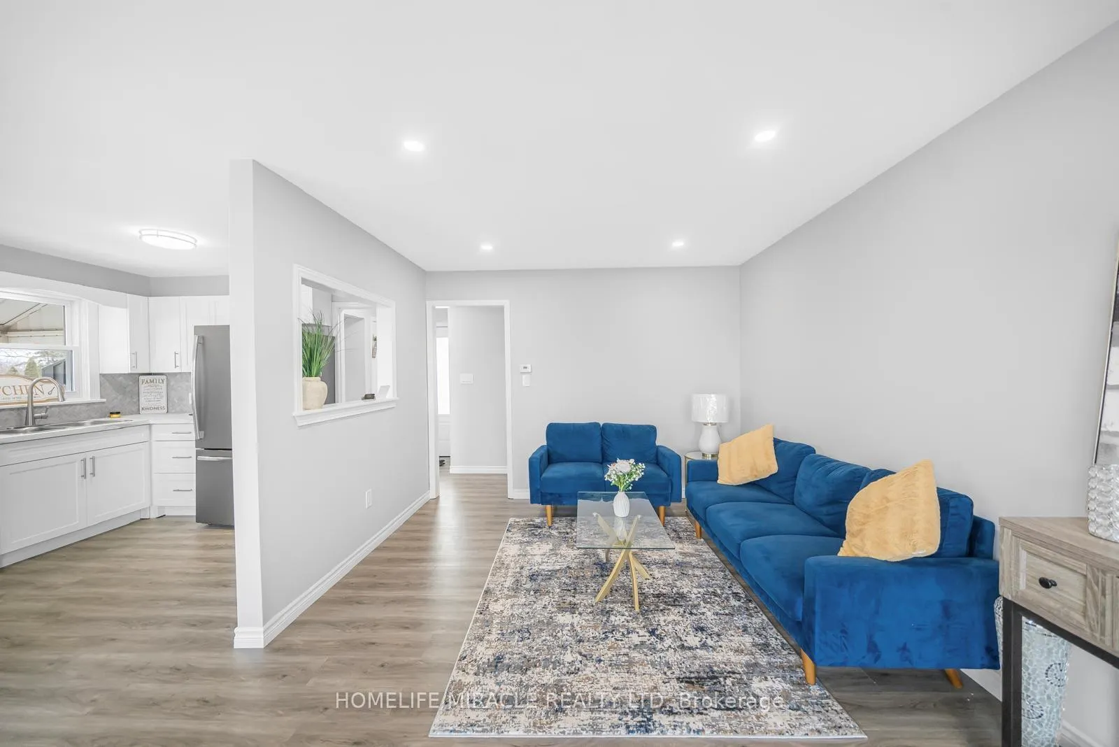 Photo 21 of 207 Baker Street, Stirling-Rawdon, Stirling Ward — HOMEH