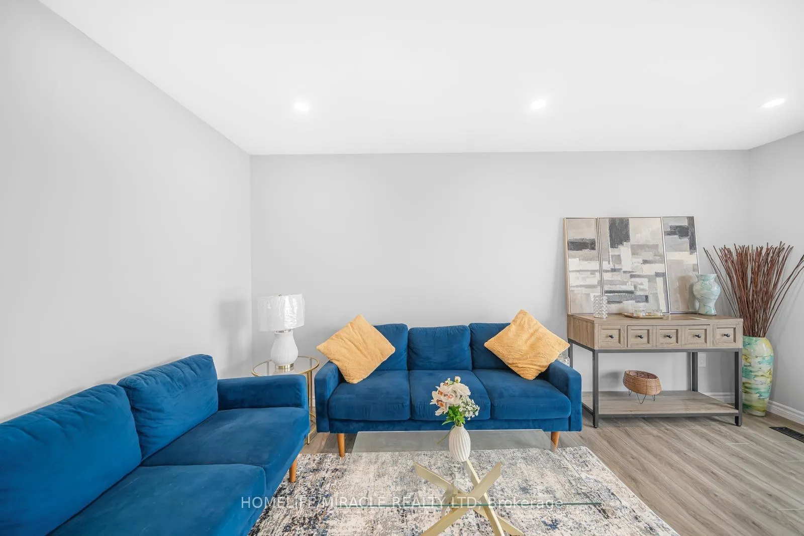 Photo 25 of 207 Baker Street, Stirling-Rawdon, Stirling Ward — HOMEH