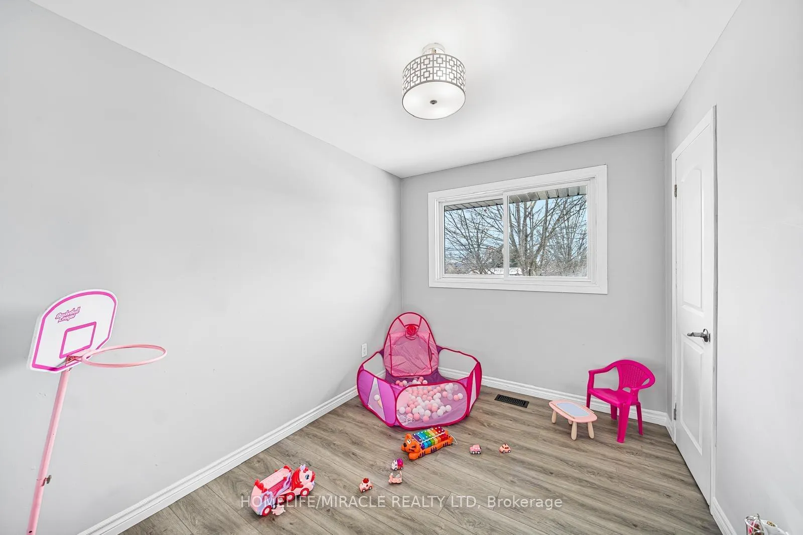 Photo 26 of 207 Baker Street, Stirling-Rawdon, Stirling Ward — HOMEH