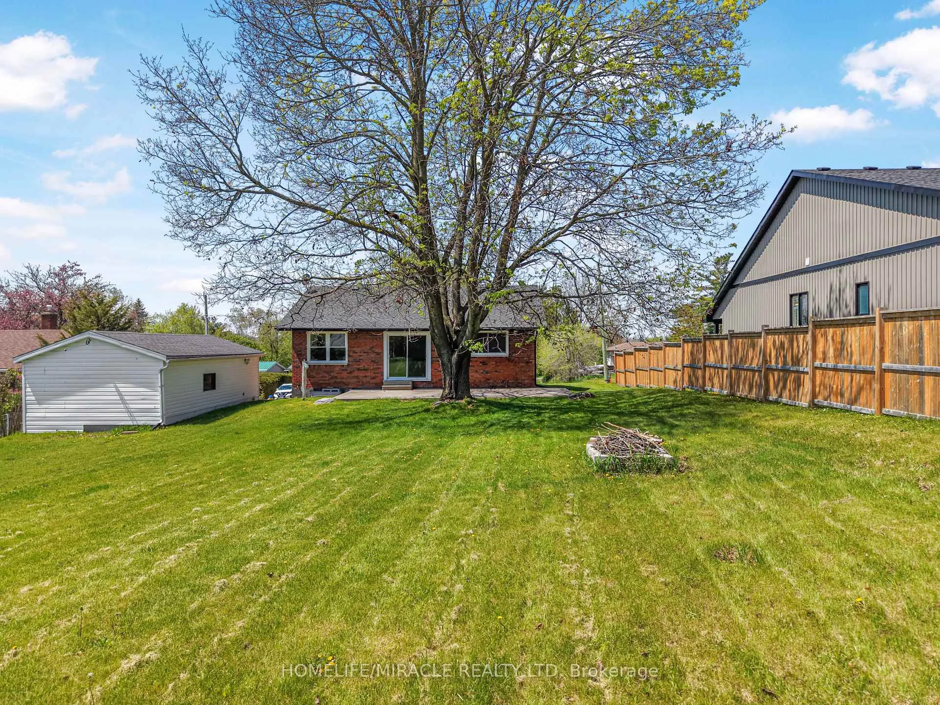 Photo 40 of 207 Baker Street, Stirling-Rawdon, Stirling Ward — HOMEH