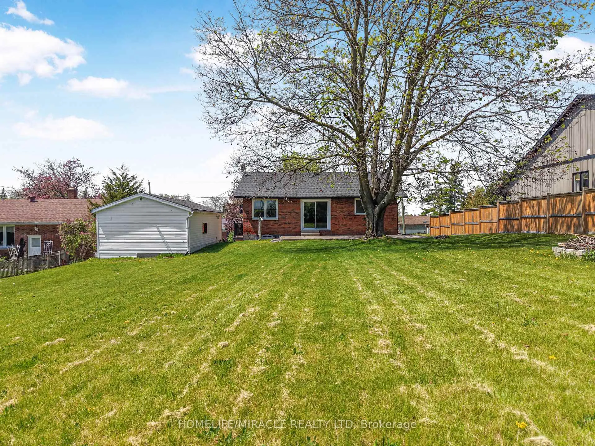 Photo 42 of 207 Baker Street, Stirling-Rawdon, Stirling Ward — HOMEH