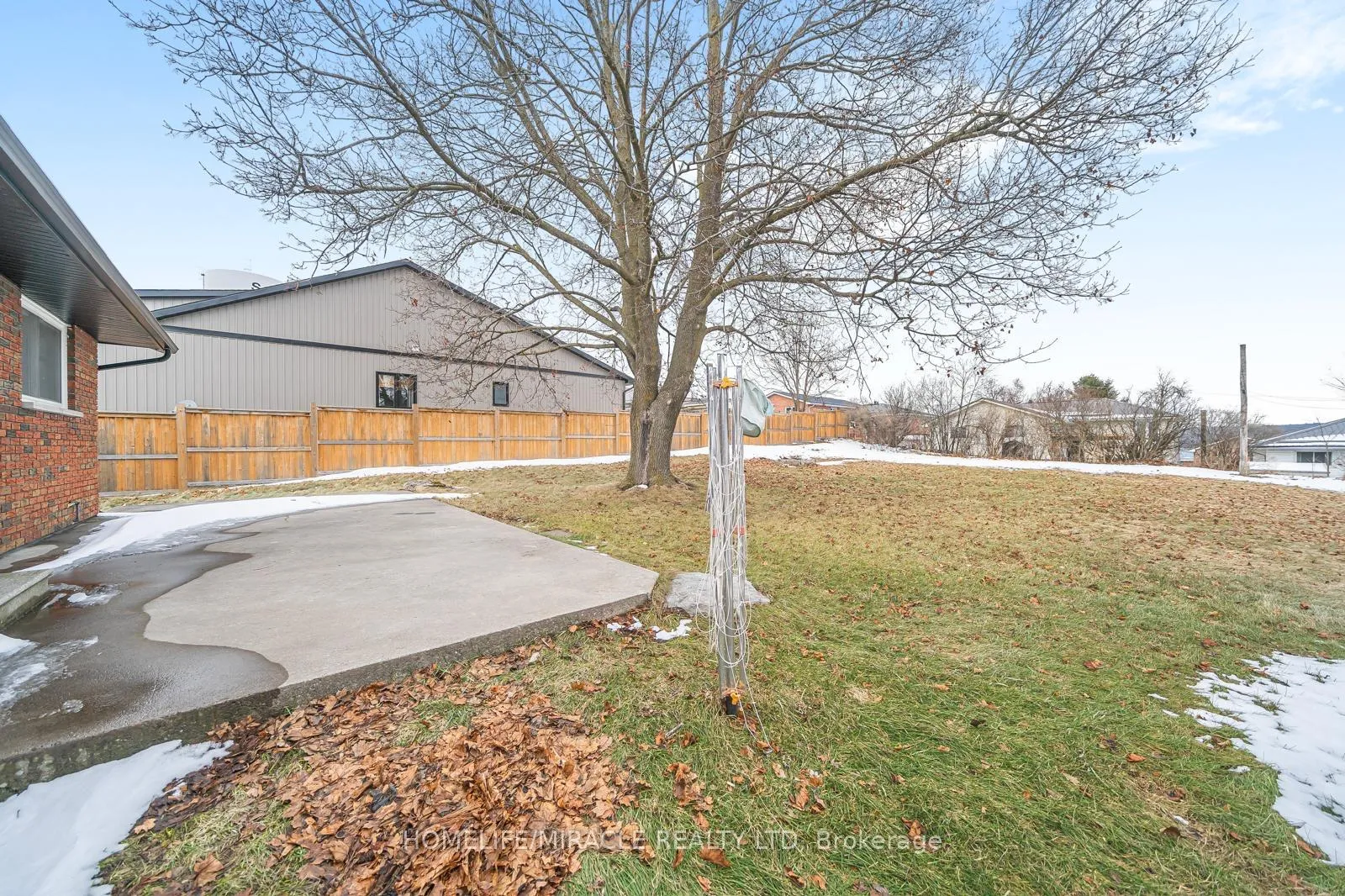 Photo 43 of 207 Baker Street, Stirling-Rawdon, Stirling Ward — HOMEH