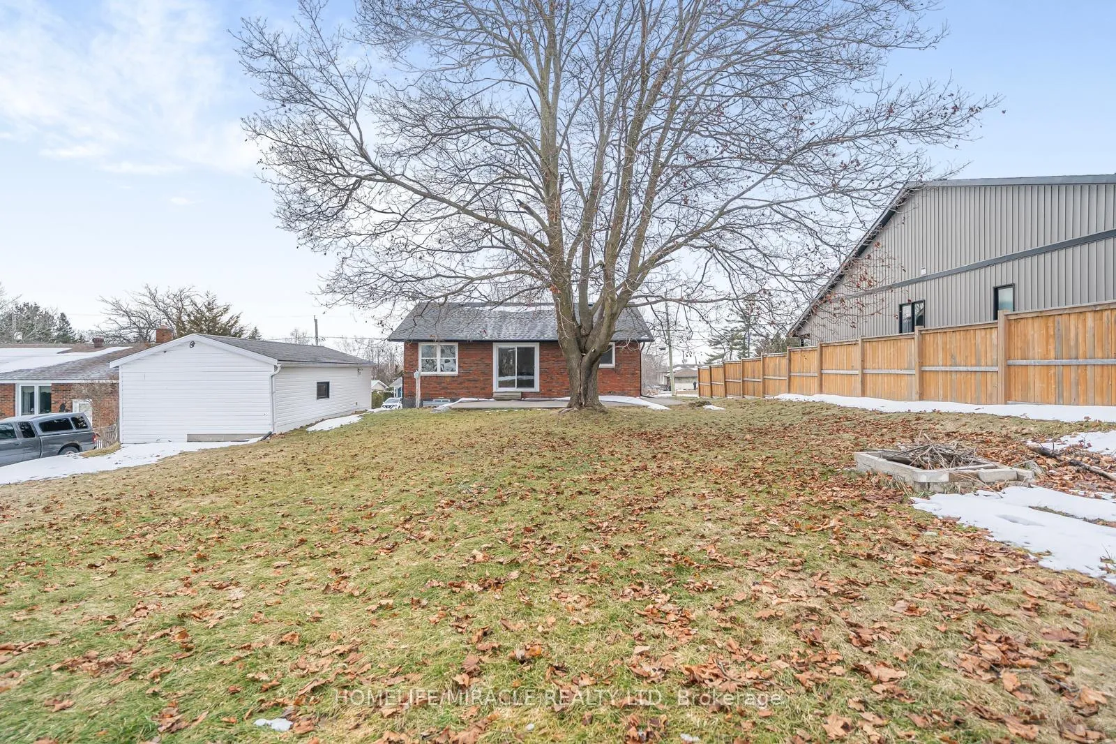 Photo 45 of 207 Baker Street, Stirling-Rawdon, Stirling Ward — HOMEH