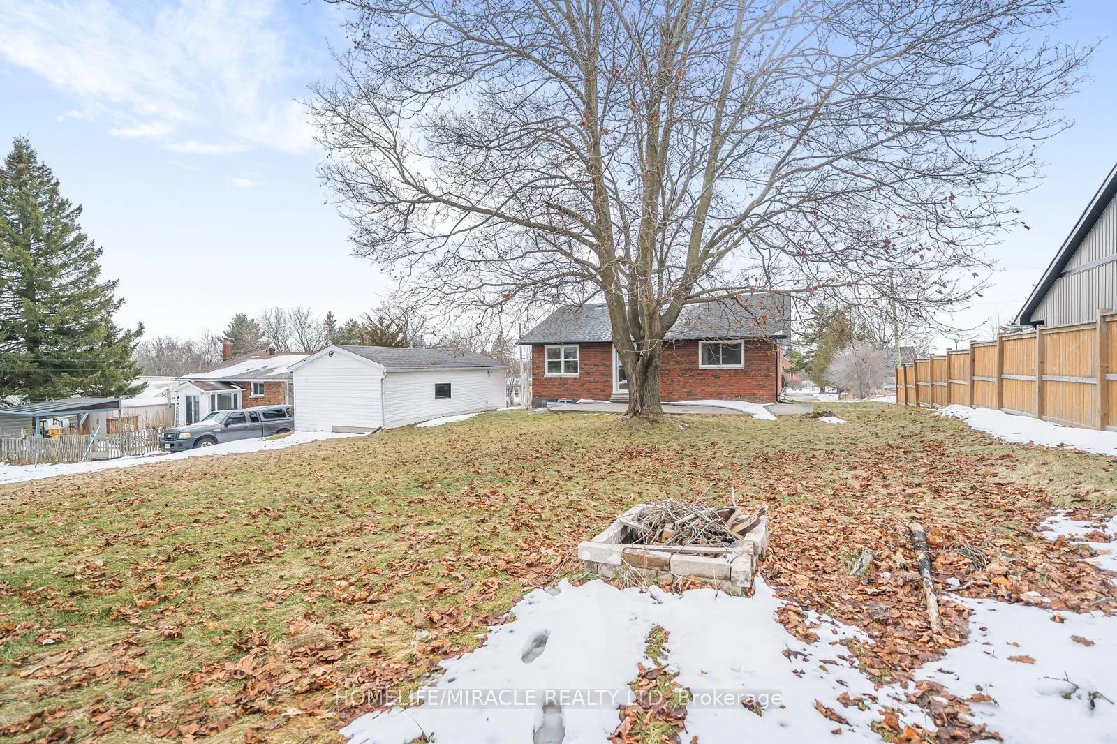 Photo 46 of 207 Baker Street, Stirling-Rawdon, Stirling Ward — HOMEH