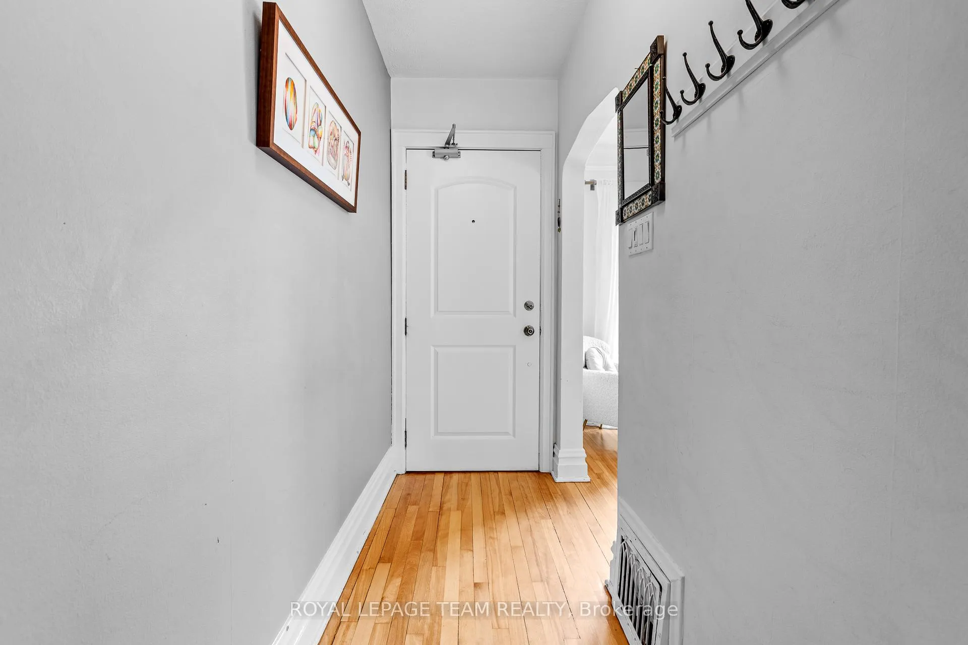 Photo 3 of 135 Clarendon Avenue, Ottawa, Ottawa West — HOMEH