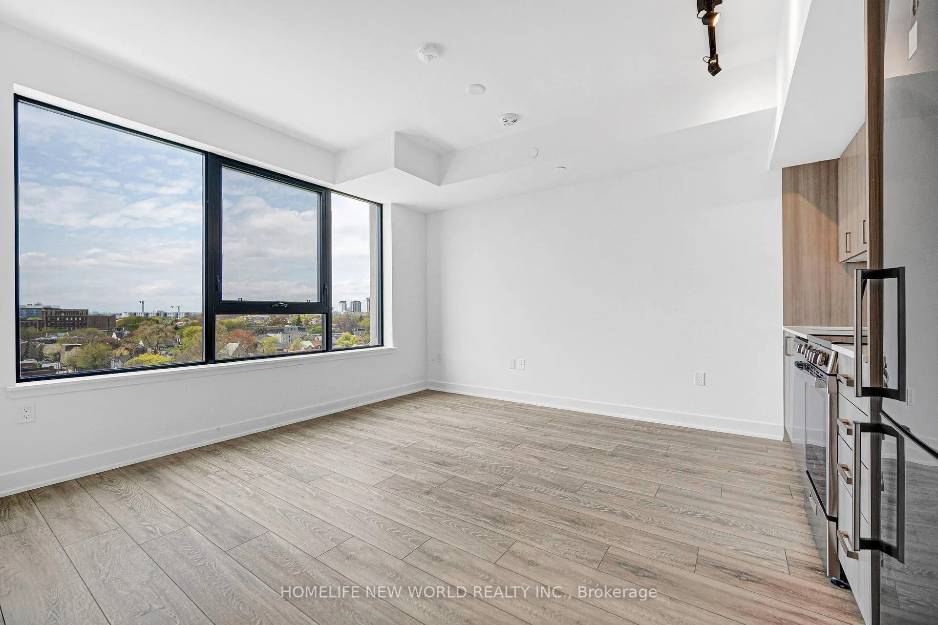 Photo 9 of Unit 807, 758 Dovercourt Road, Toronto, Dovercourt-Wallace Emerson-Junction — HOMEH