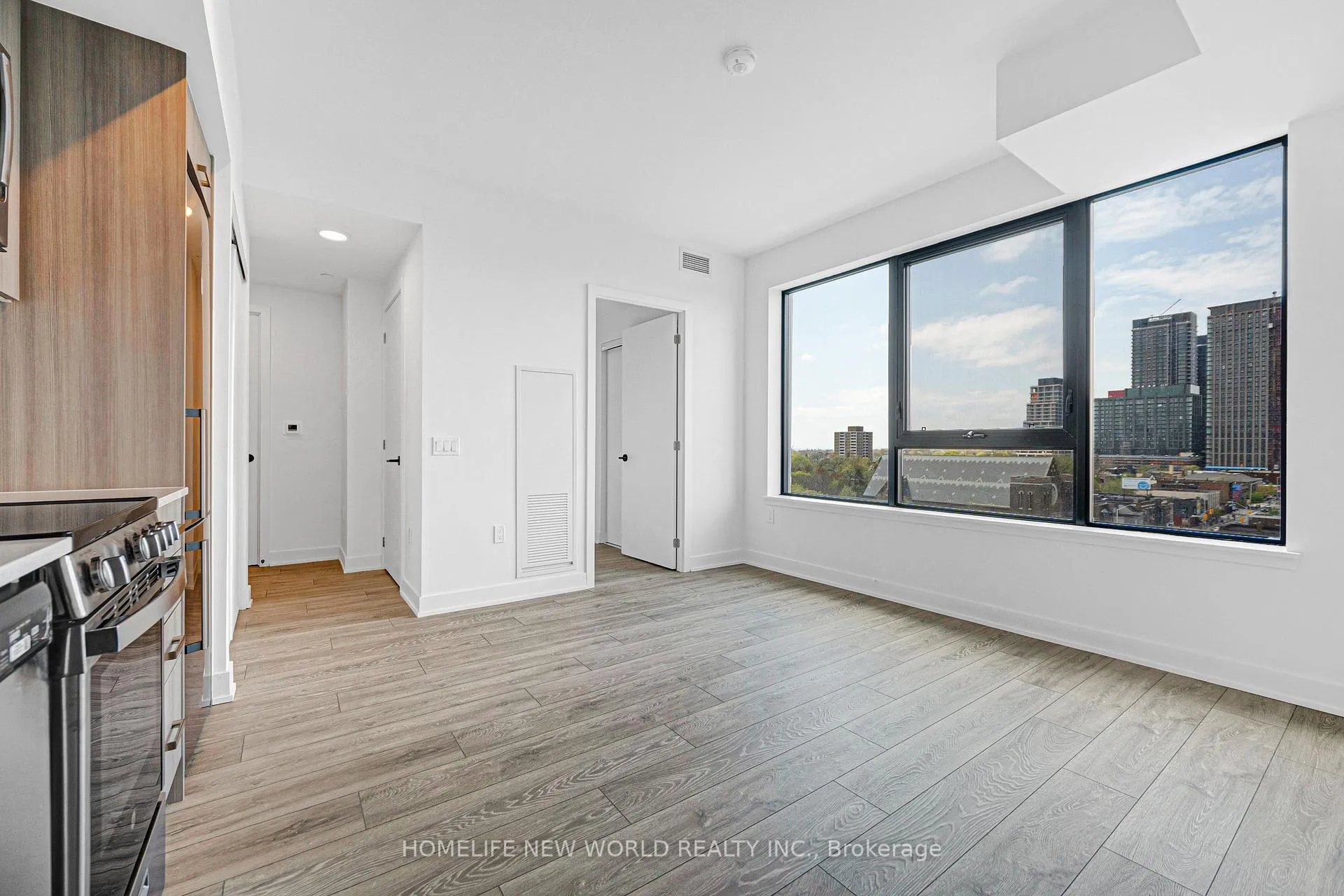 Photo 14 of Unit 807, 758 Dovercourt Road, Toronto, Dovercourt-Wallace Emerson-Junction — HOMEH