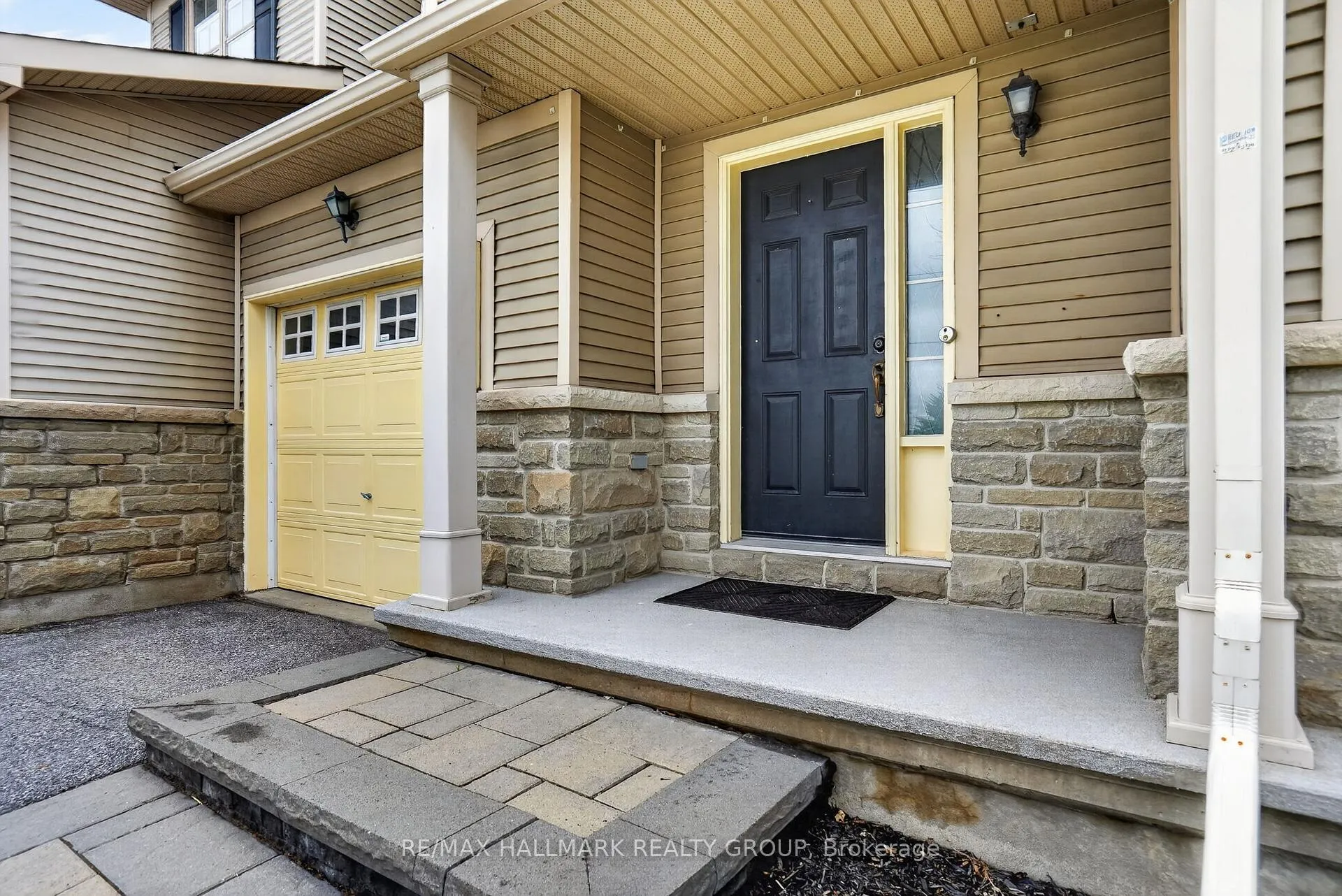 Photo 2 of 136 Prem Circle, Ottawa, Barrhaven - Cedargrove/Fraserdale — HOMEH
