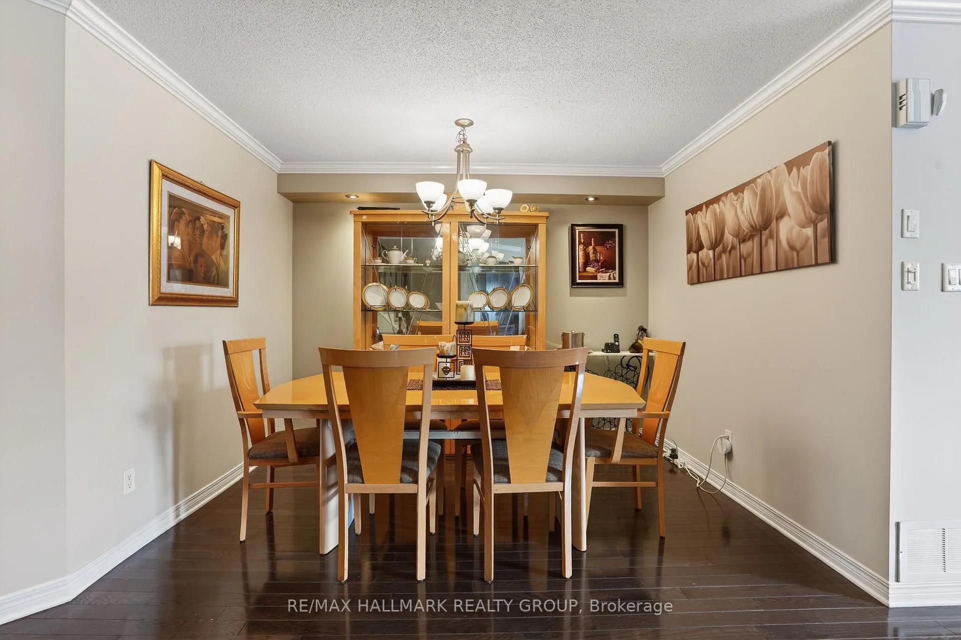 Photo 8 of 136 Prem Circle, Ottawa, Barrhaven - Cedargrove/Fraserdale — HOMEH