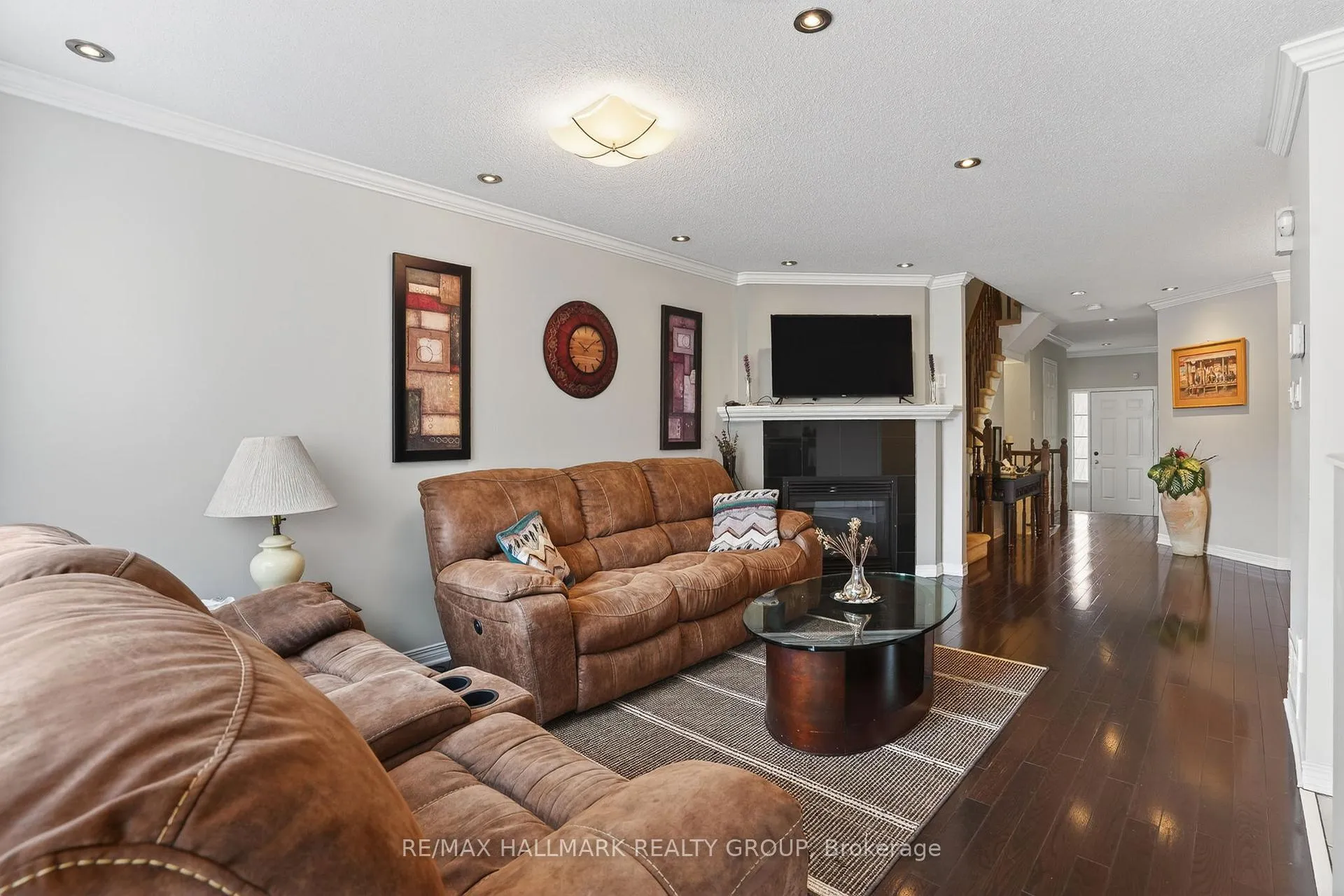 Photo 10 of 136 Prem Circle, Ottawa, Barrhaven - Cedargrove/Fraserdale — HOMEH