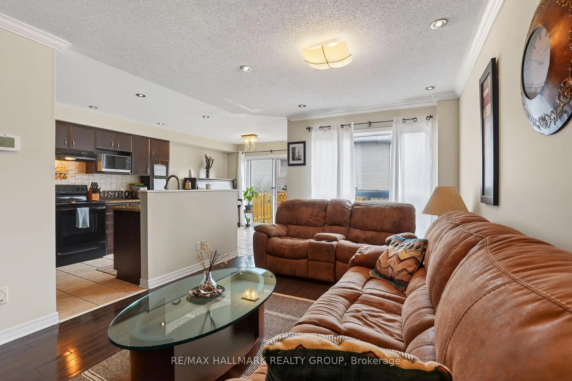 Photo 11 of 136 Prem Circle, Ottawa, Barrhaven - Cedargrove/Fraserdale — HOMEH