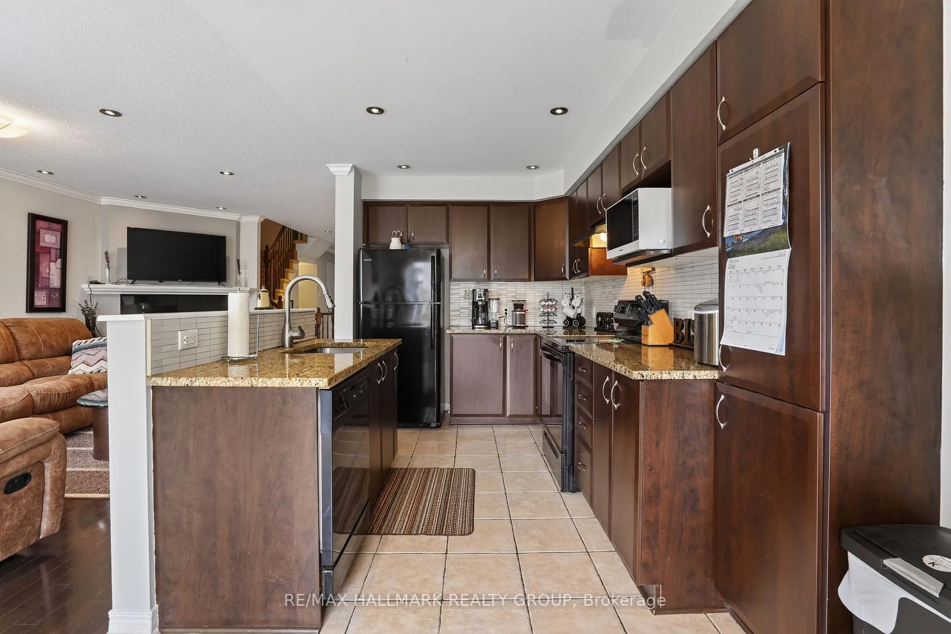 Photo 17 of 136 Prem Circle, Ottawa, Barrhaven - Cedargrove/Fraserdale — HOMEH